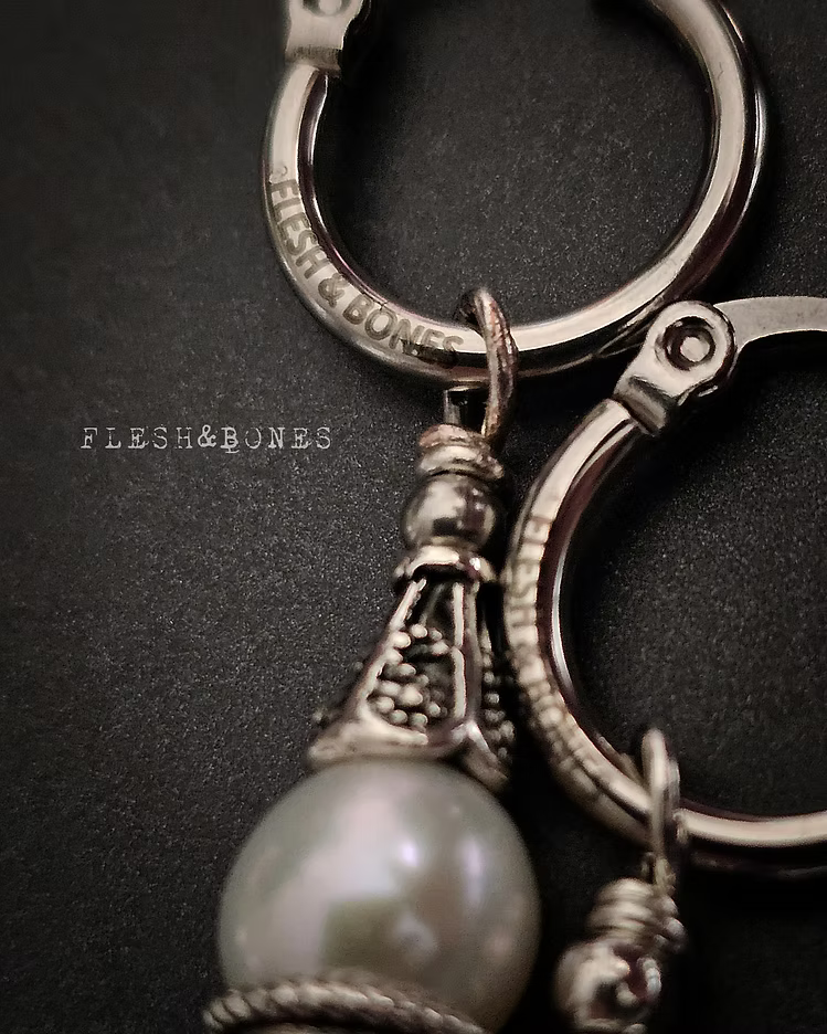 EARTH AND WATER mono-earring