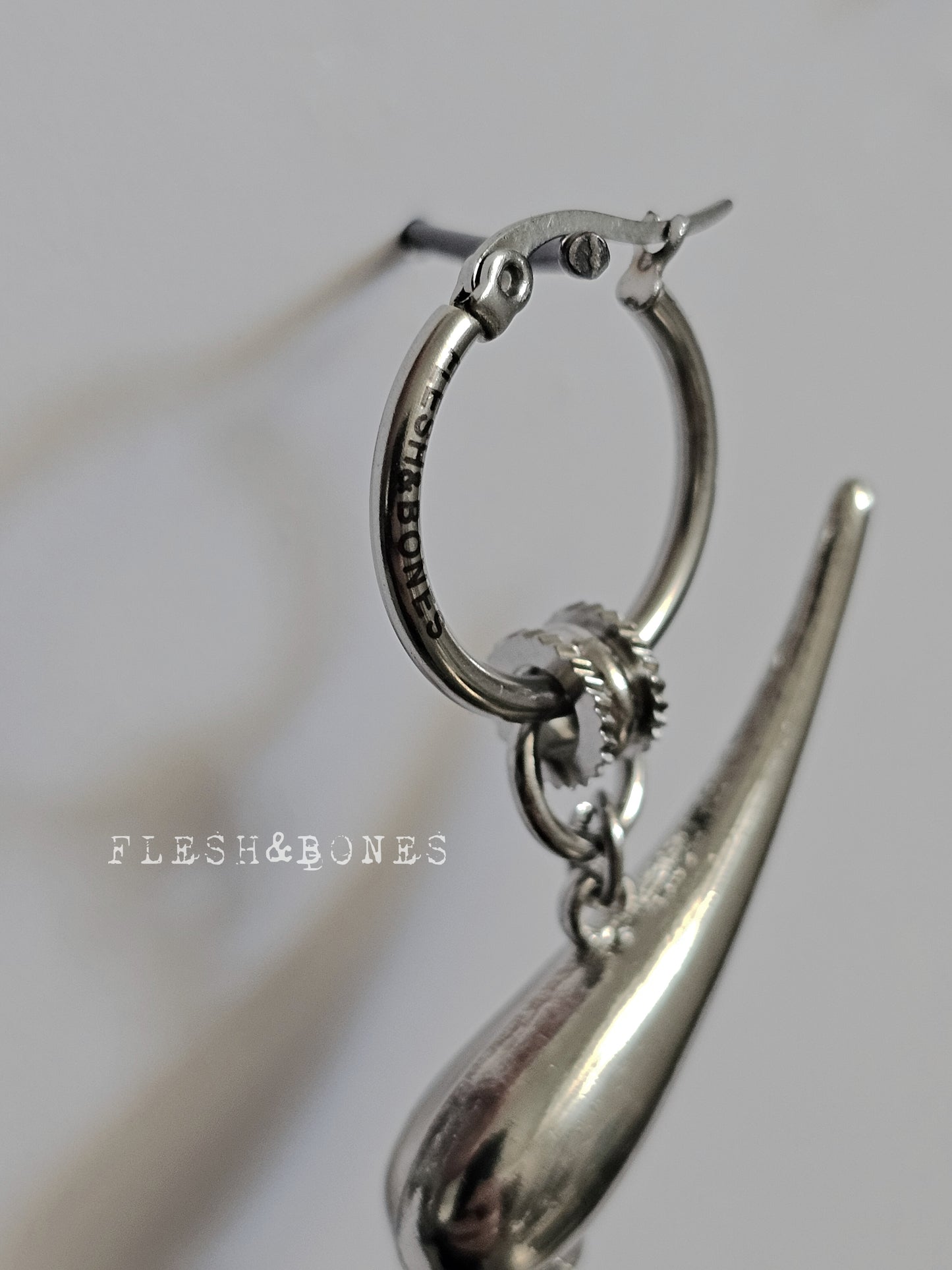 BAD DIVA earring