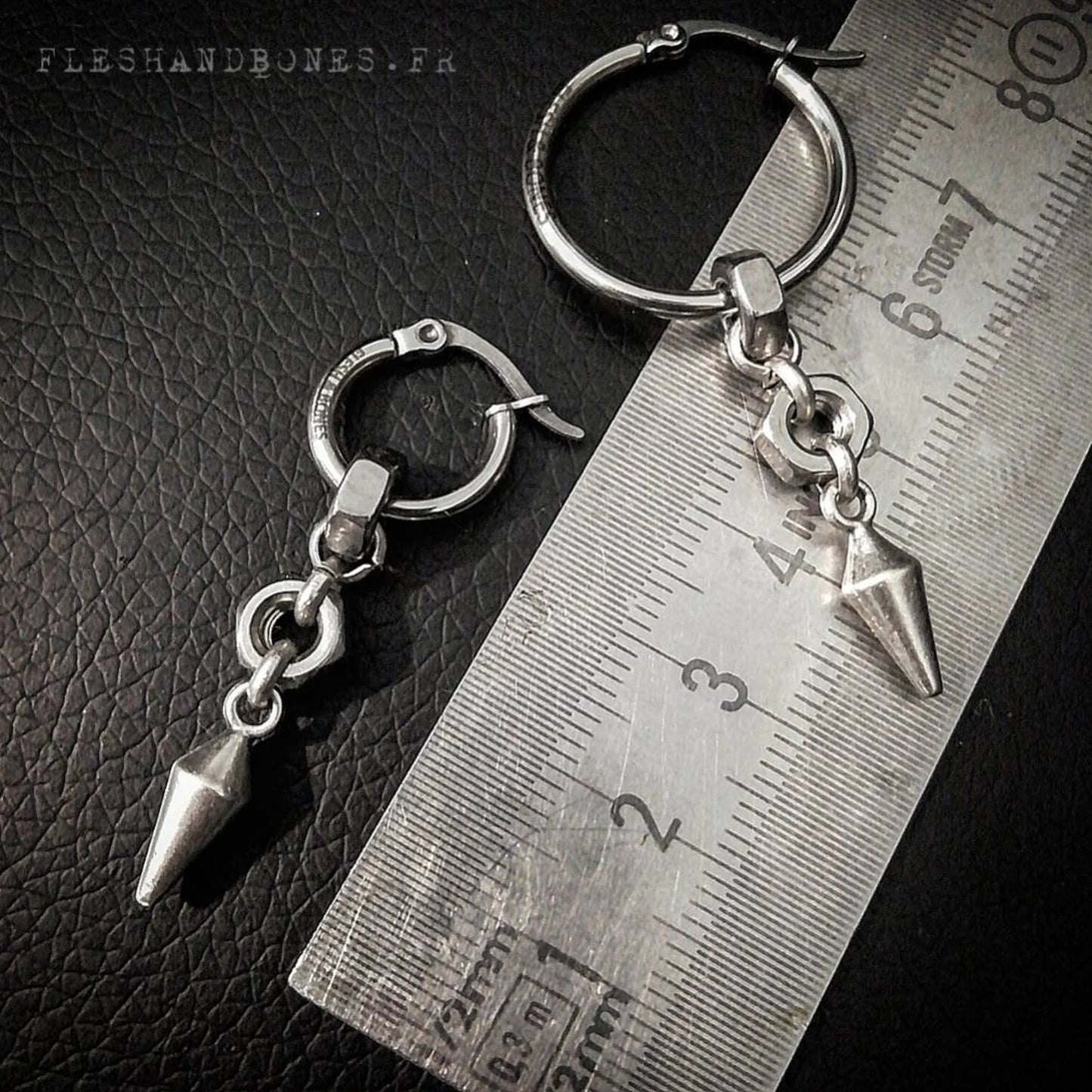 DOUBLE HEX mono-earring