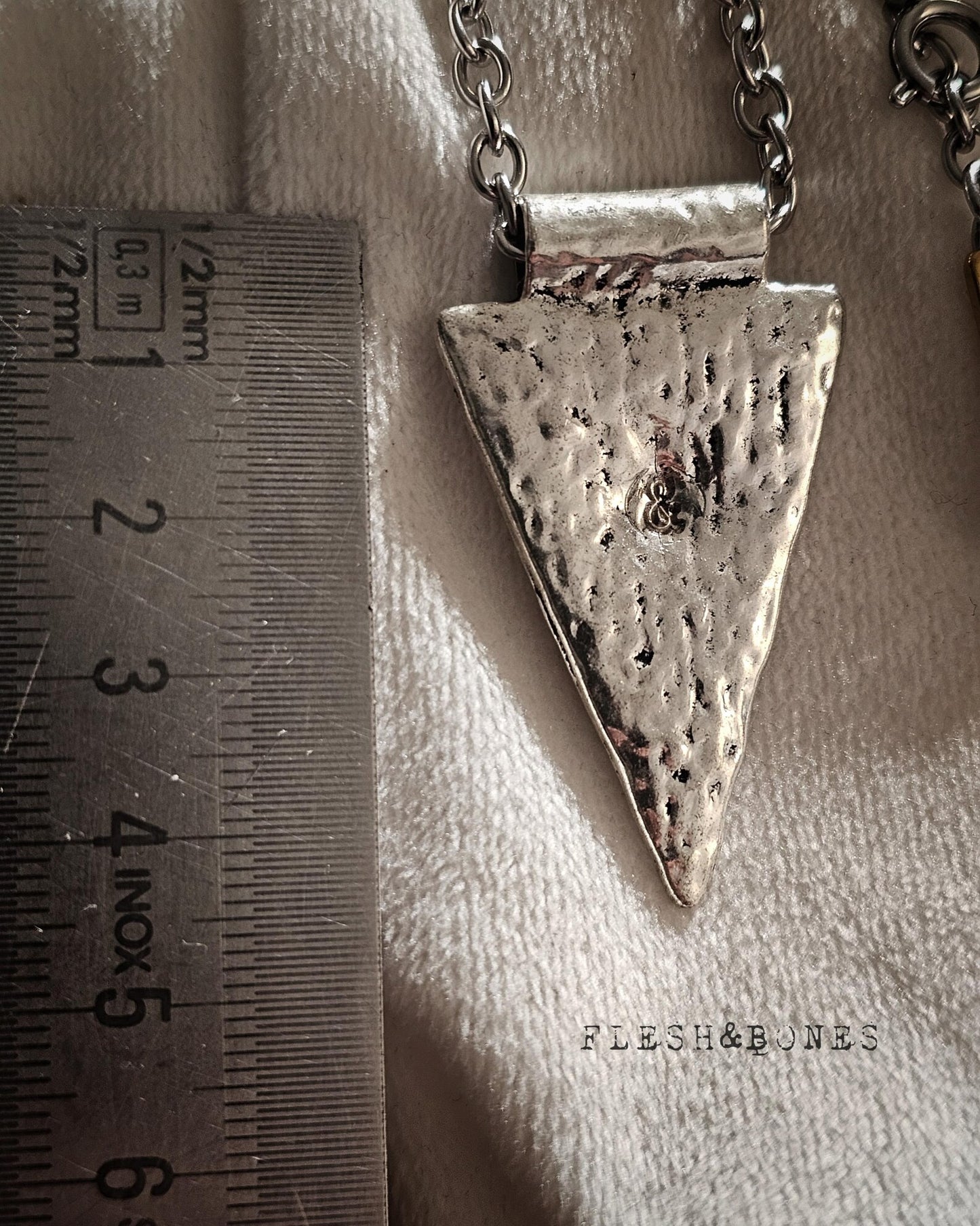 "&" chocker necklace