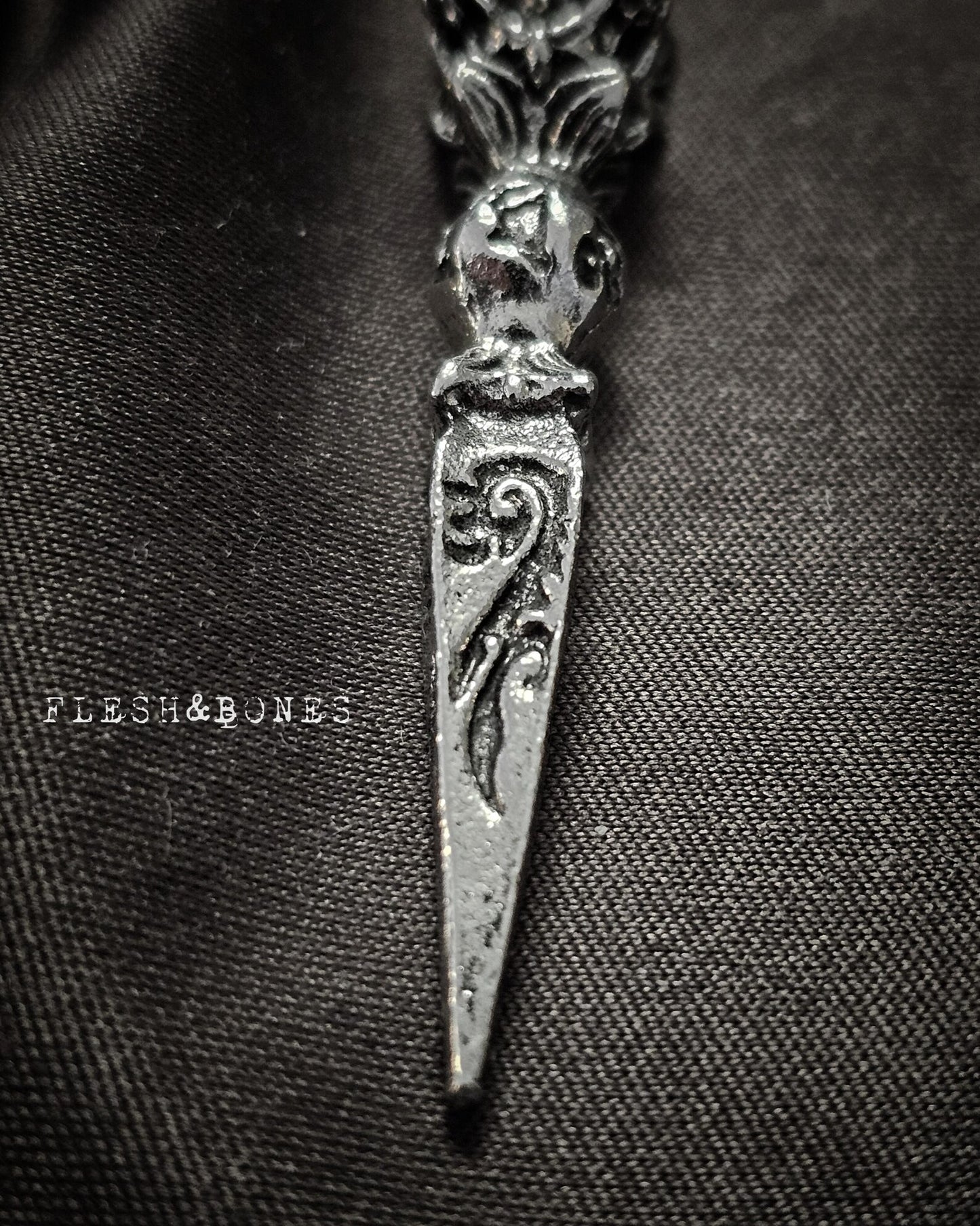 BANSHEE mono-earring