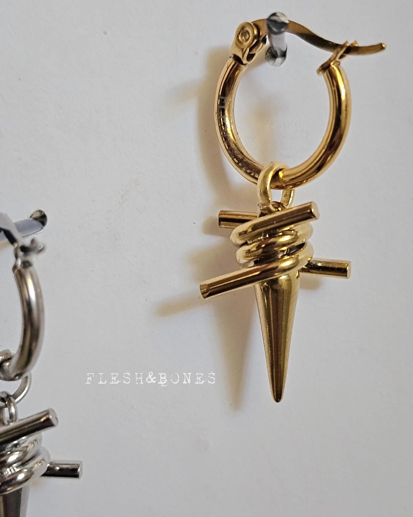 HOT CUT mono-earring