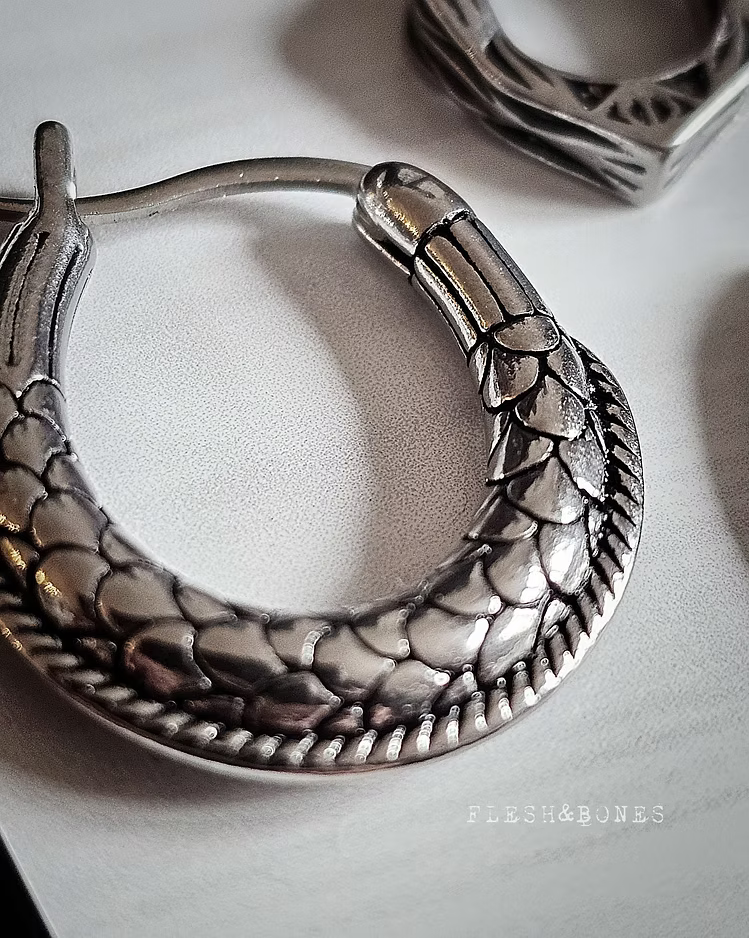 TECH PACK of 3 mono earrings