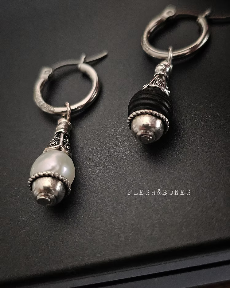 EARTH AND WATER  mono-earring