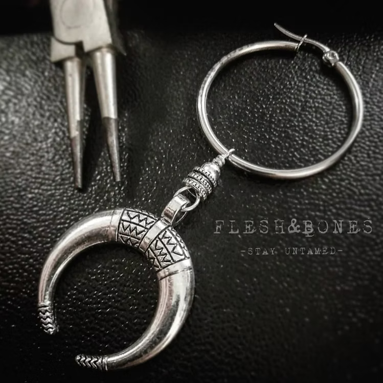 BIG MOON silver alternative single earring, unisex