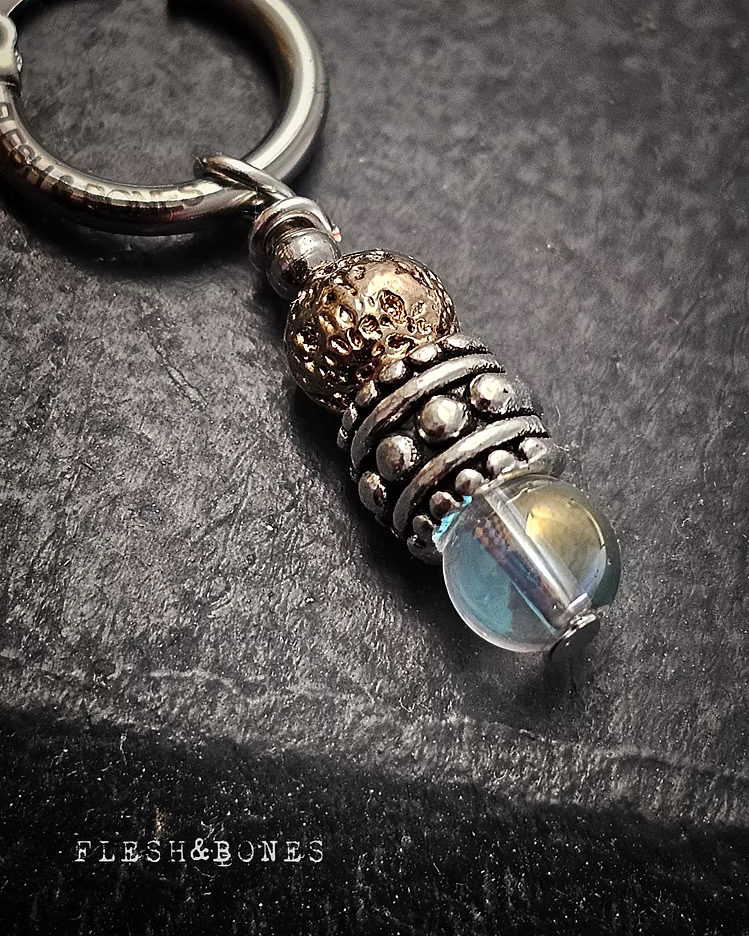 KONTRAST mono-earring