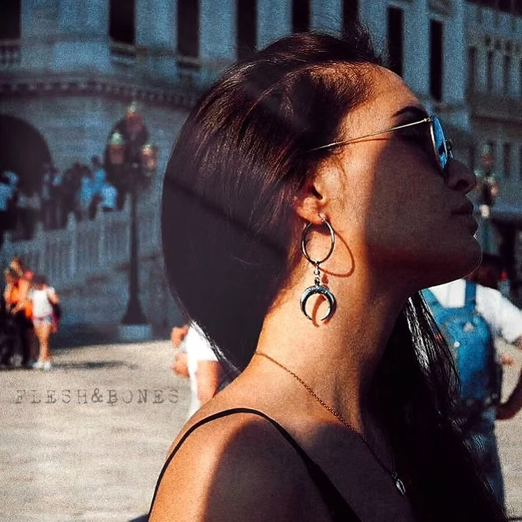 BIG MOON silver alternative single earring, unisex