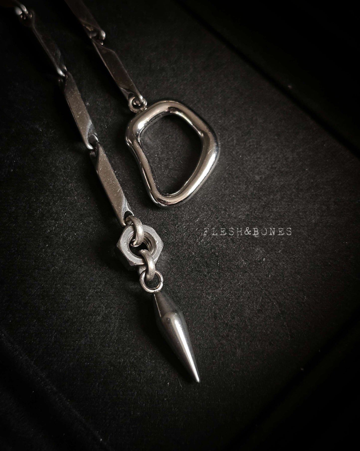 TEMPTRESS TIE necklace