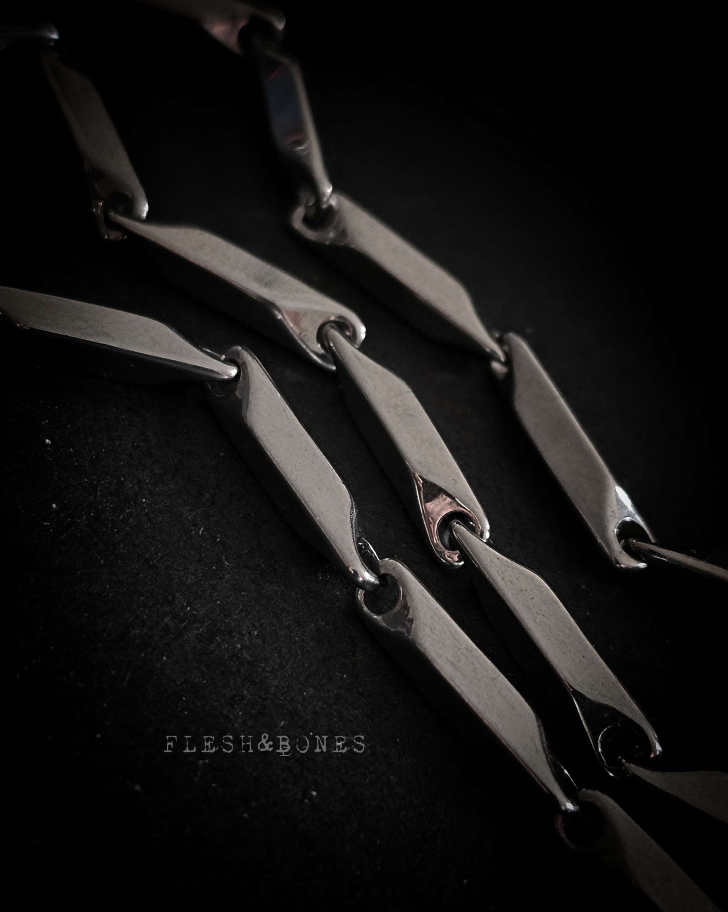 TEMPTRESS TIE necklace