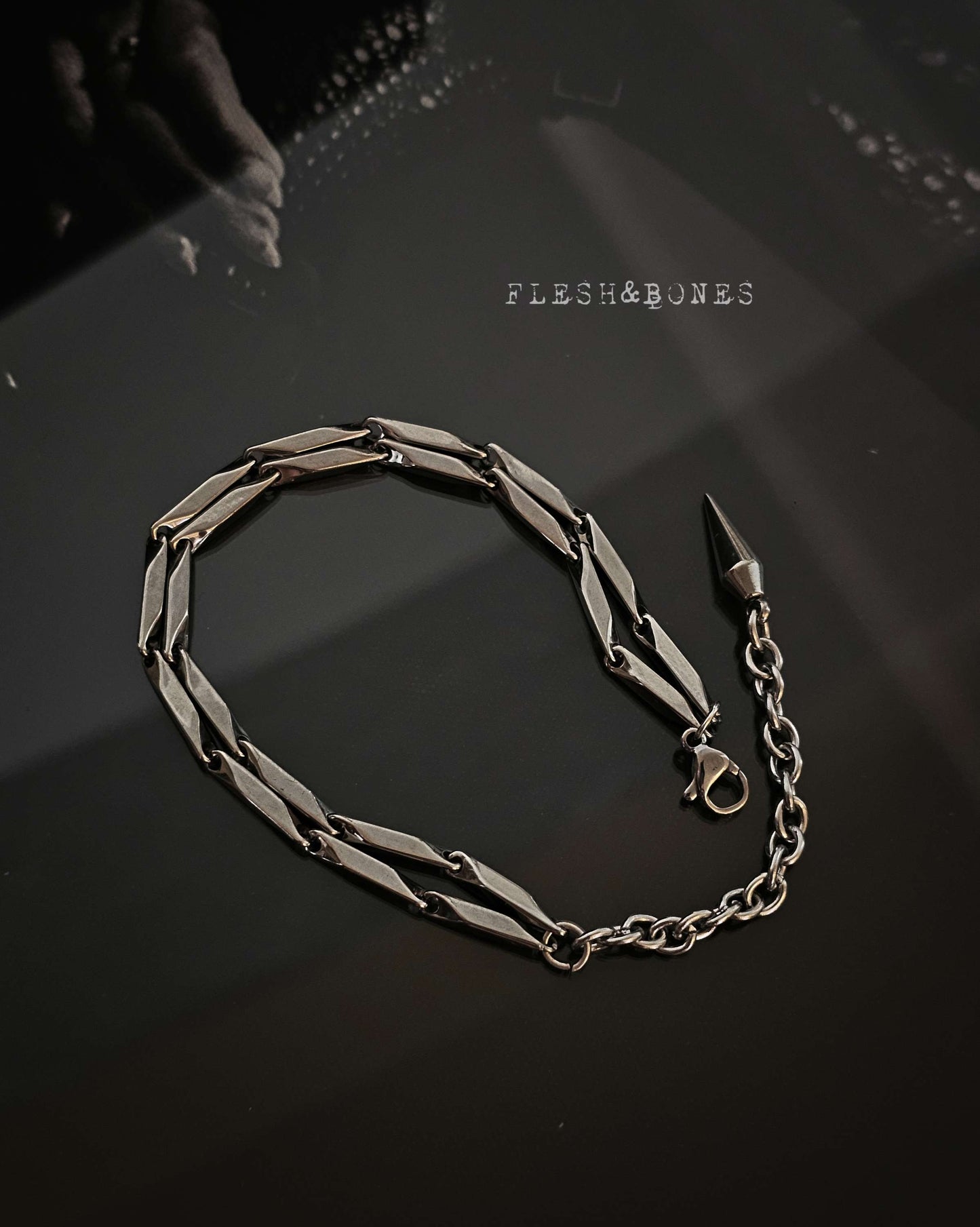 VersaLink Hybrid wrist bracelet