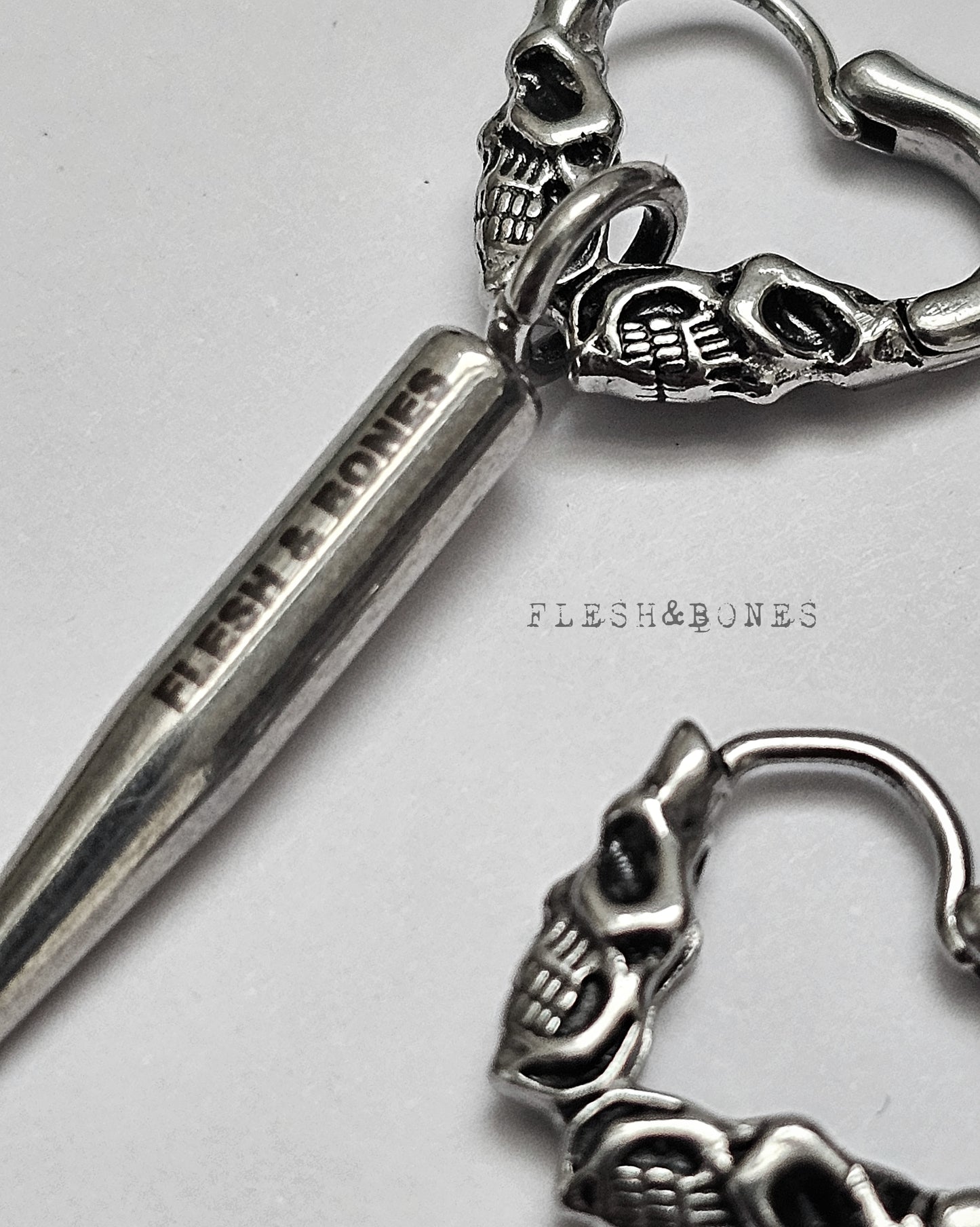 WILD HEART mono-earring