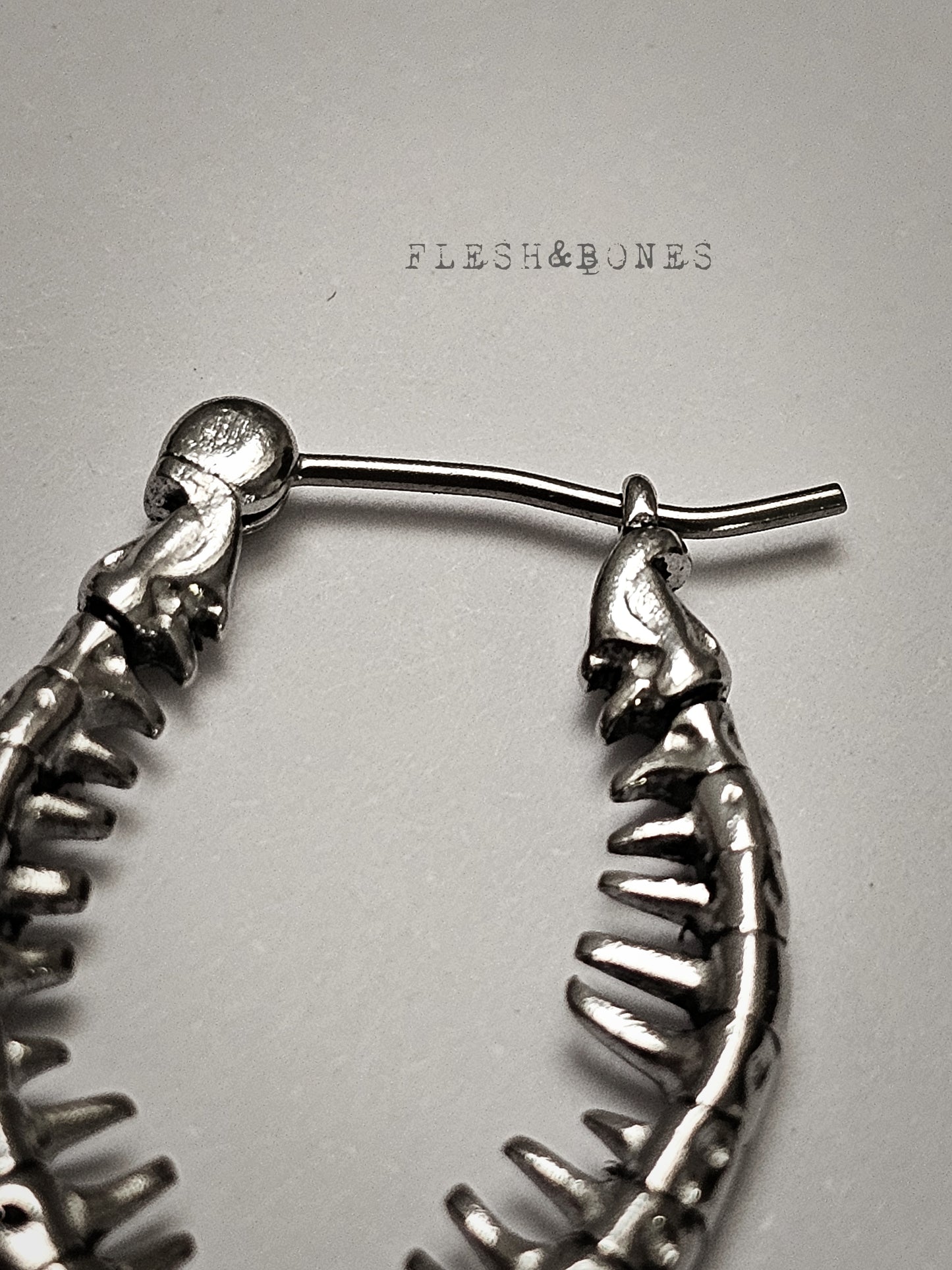 ABYSS mono-earring