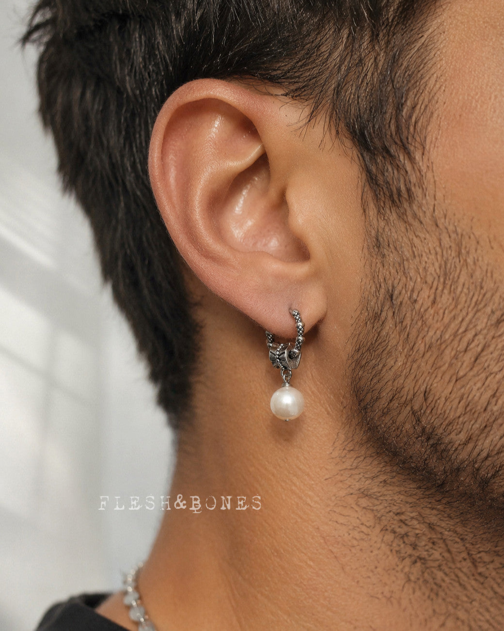 CORSAIR LEGACY mono-earring