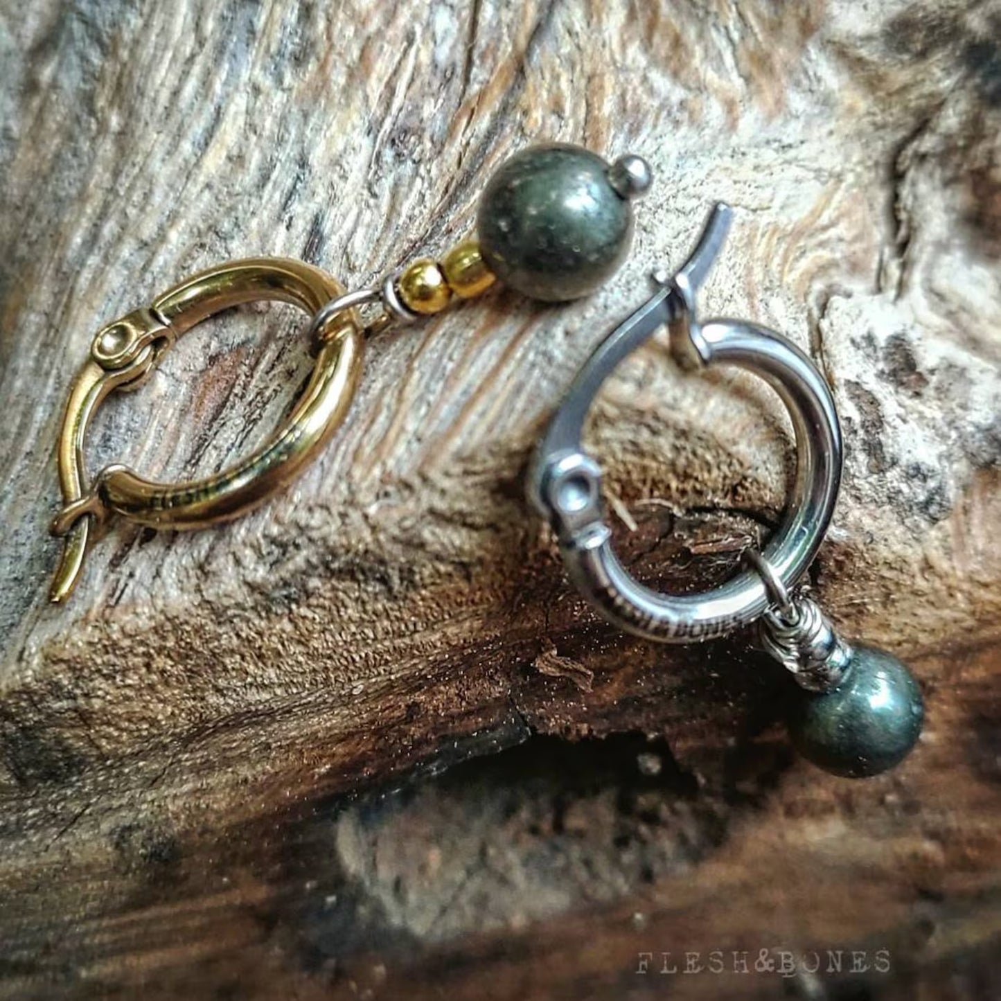 FIRE PYRITE mono-earring