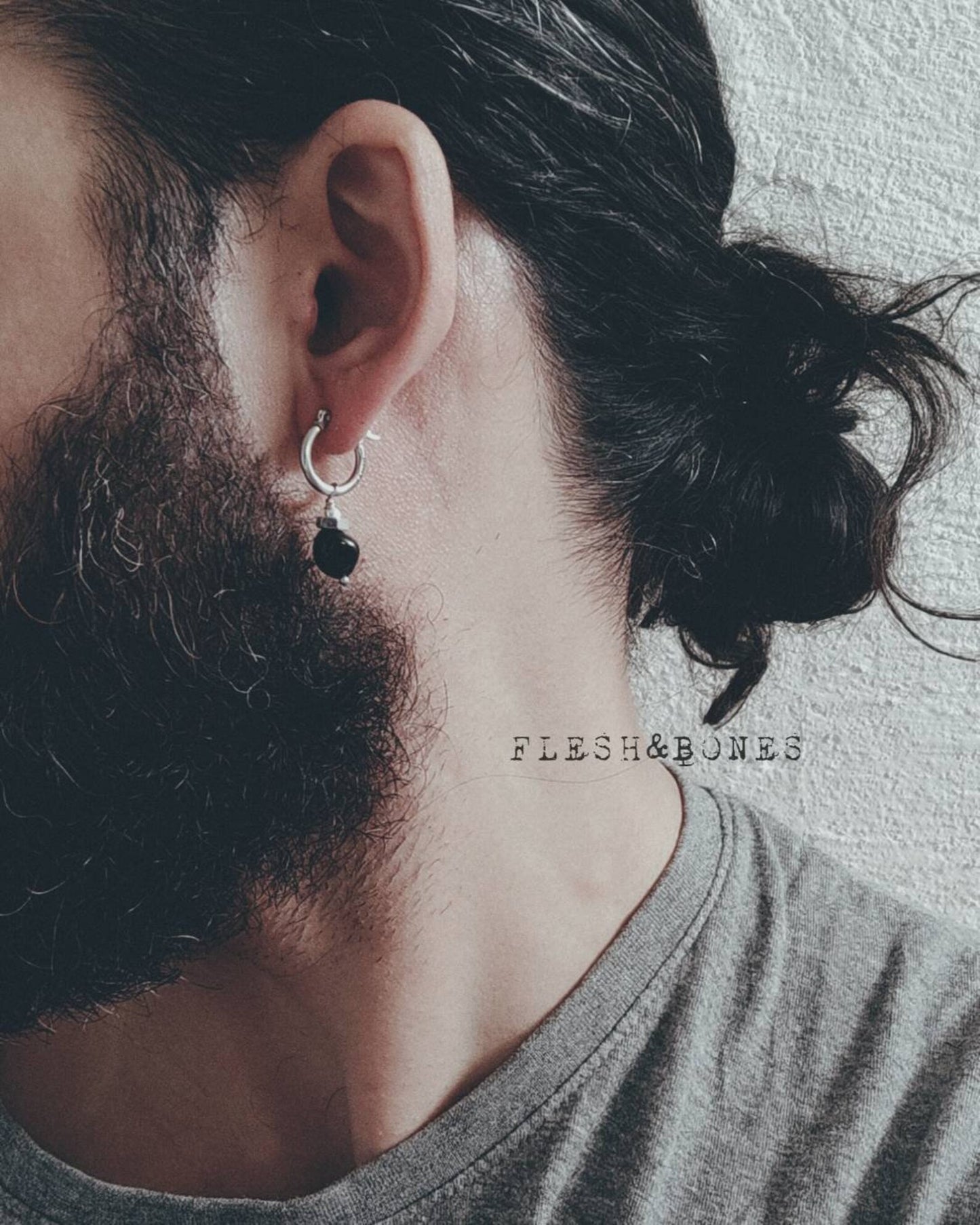 DARK ONYX mono-earring