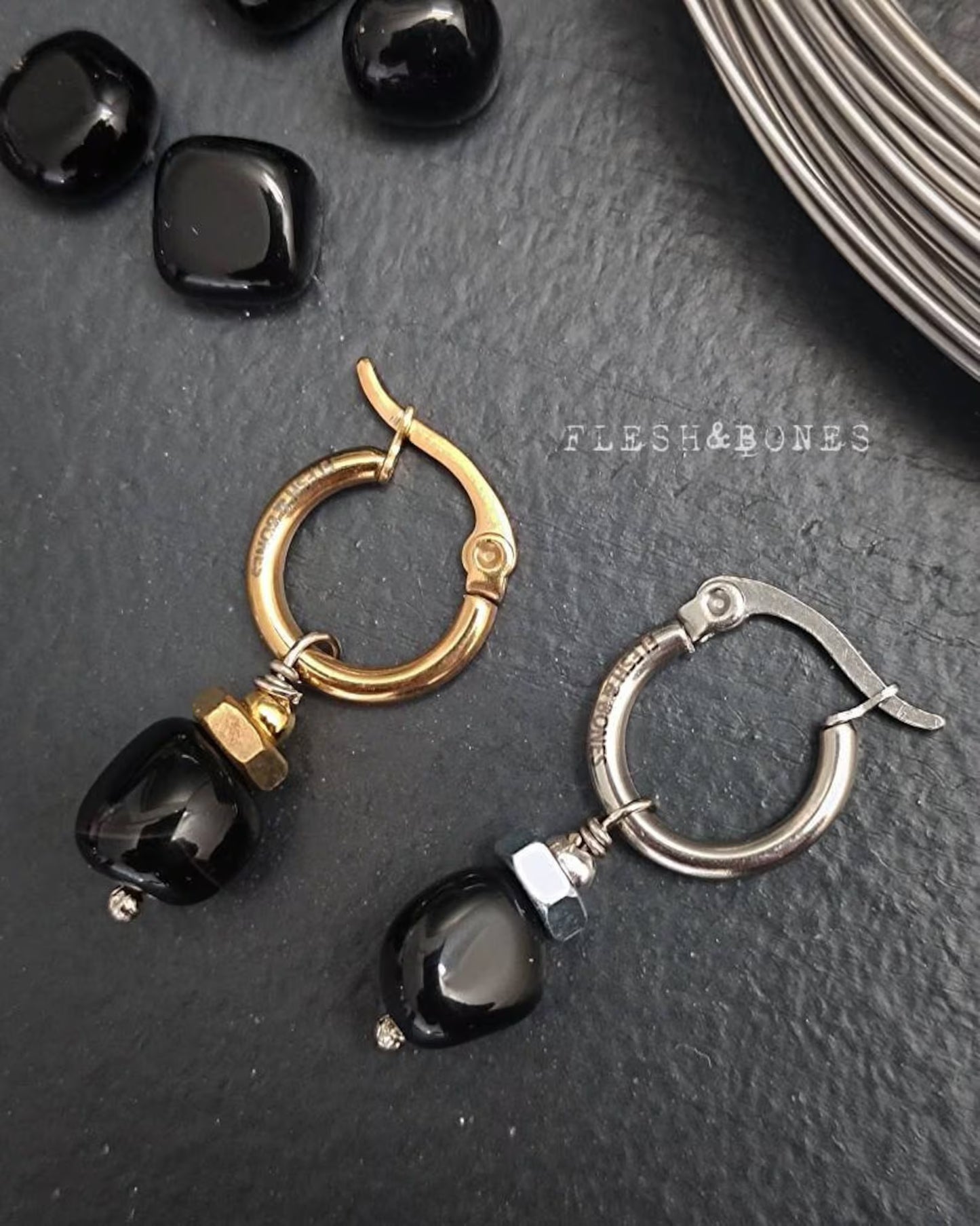 DARK ONYX mono-earring