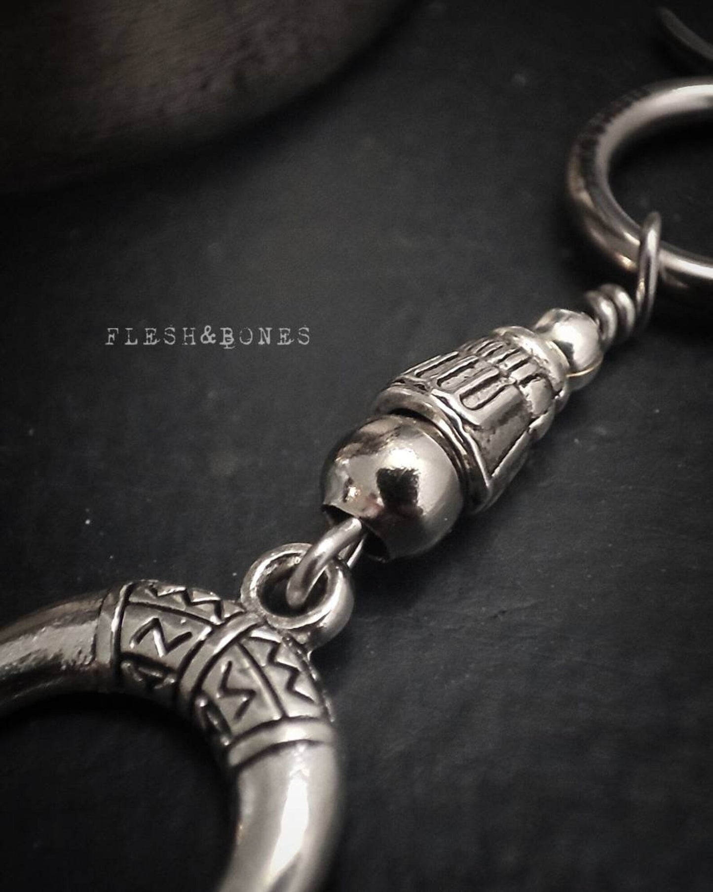 MOON CRESCENT mono-earring