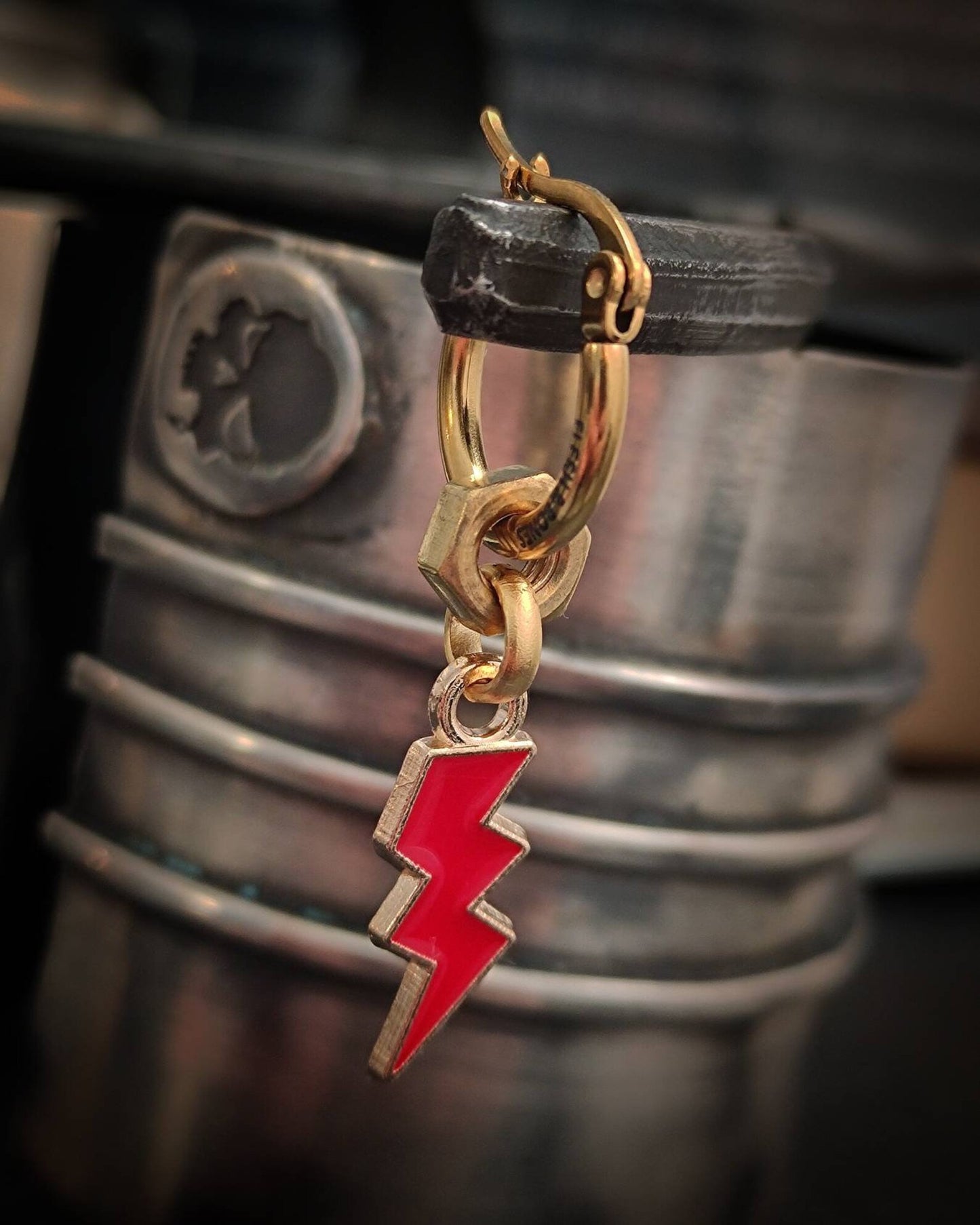 RED BLITZ mono-earring