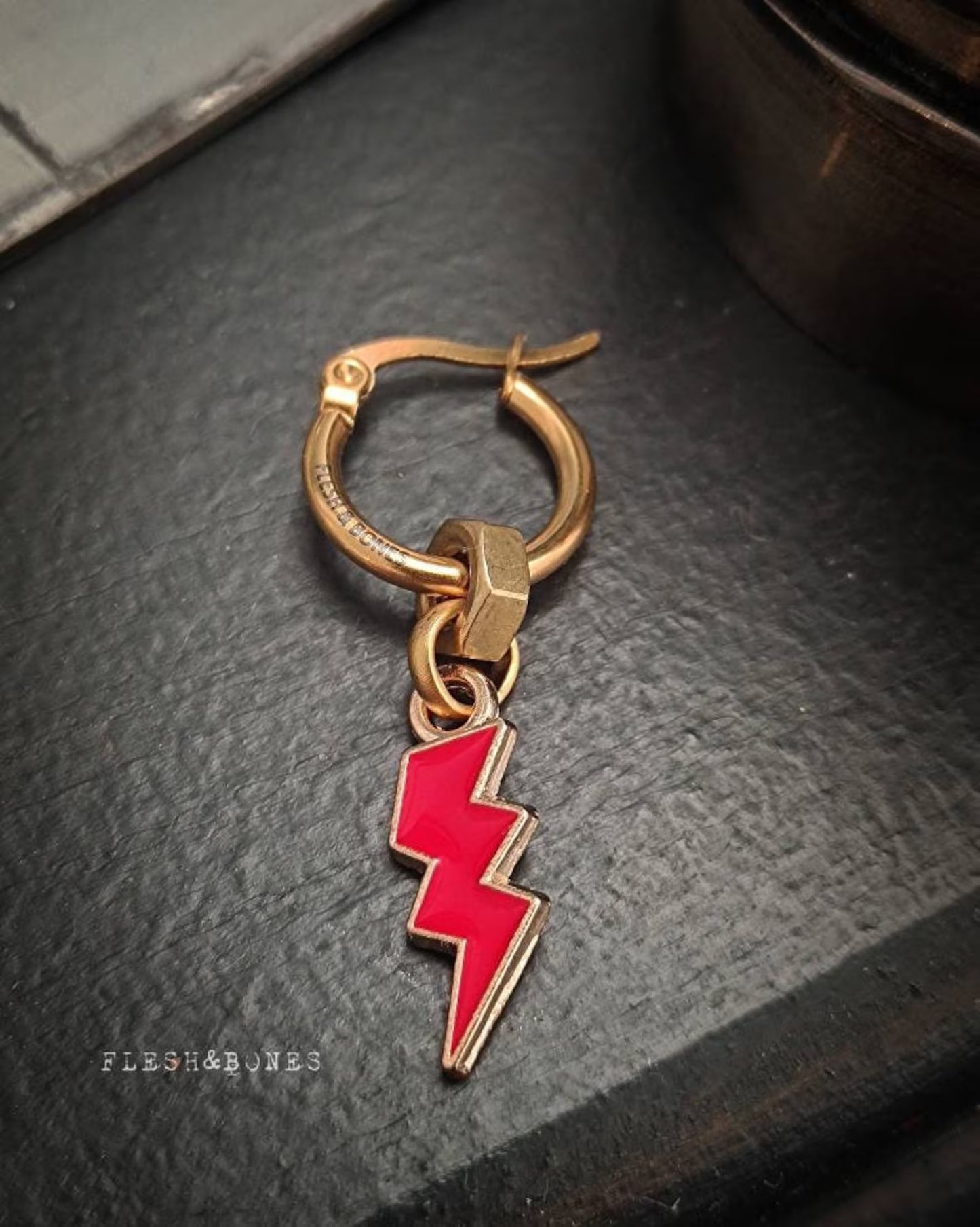 RED BLITZ mono-earring