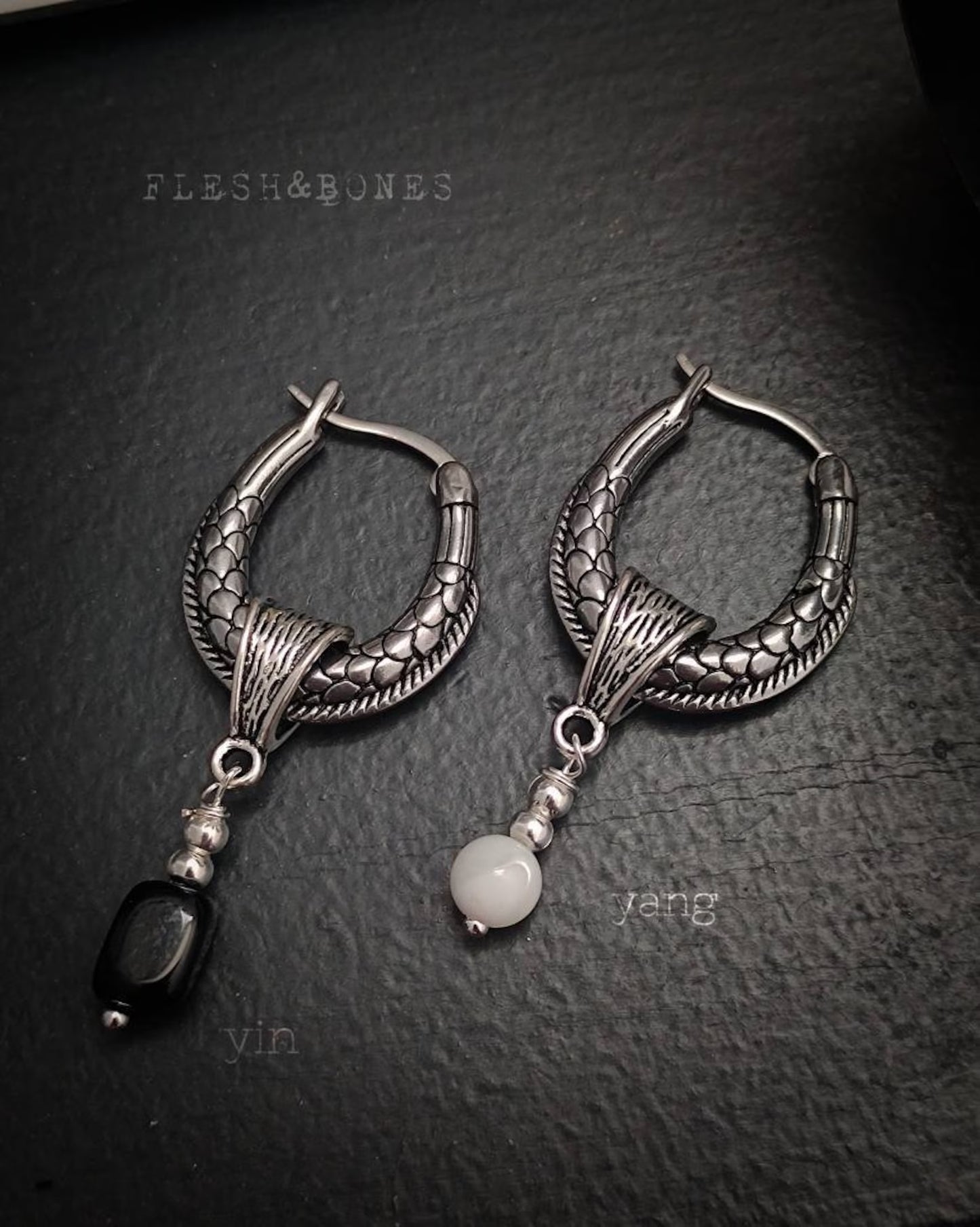 YIN YANG mono-earring
