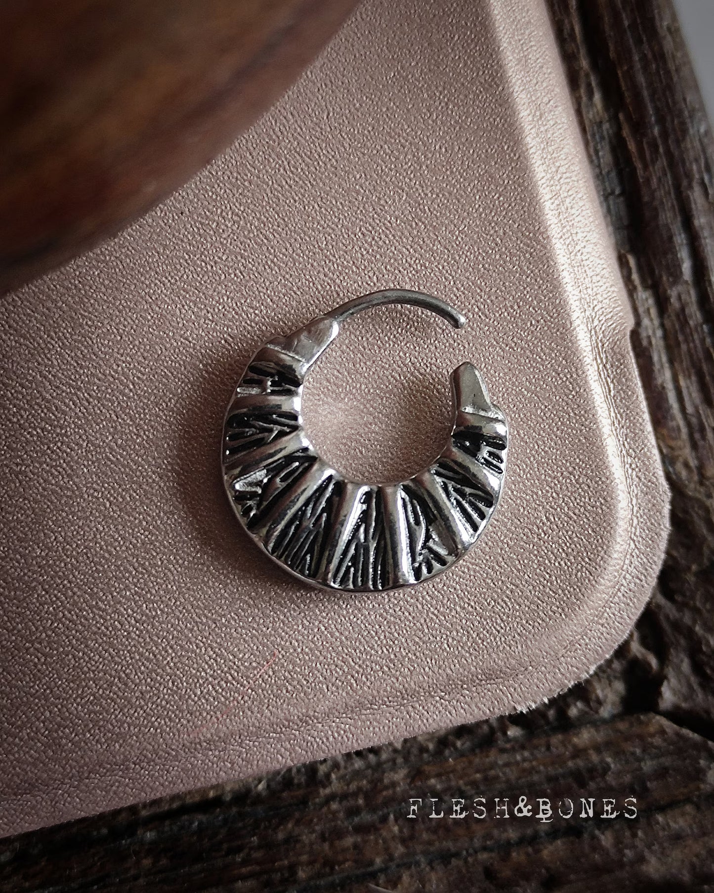 INFINITE mono-earring