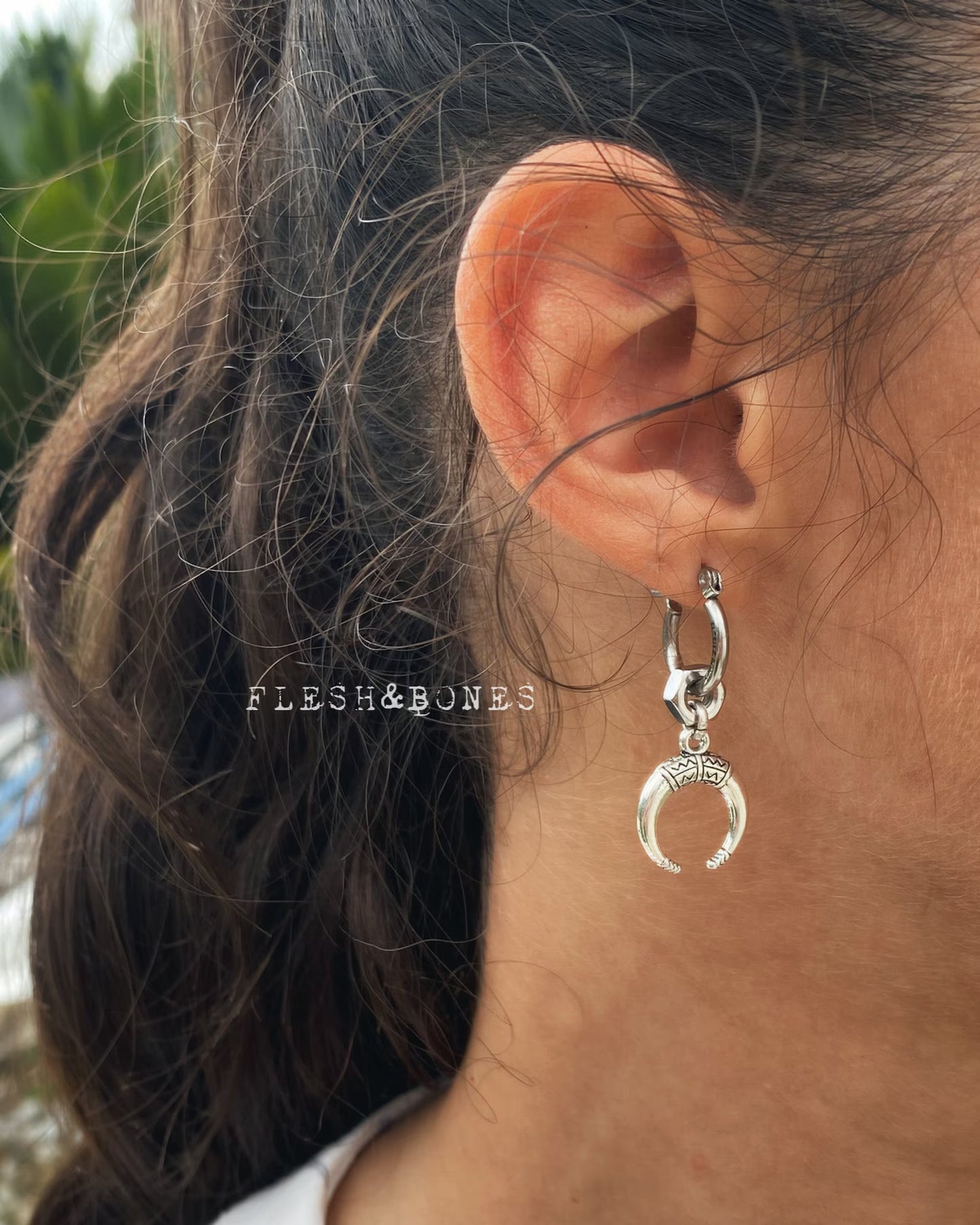 ANTIC MOON mono-earring