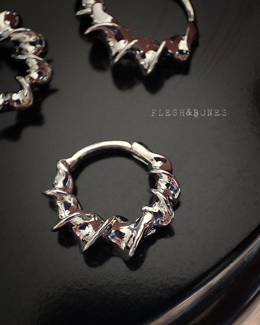 DISTORTION mono-earring