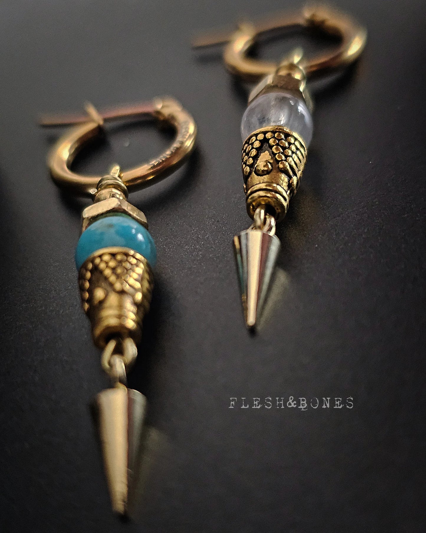 ANUBIS SPEAR mono-earring
