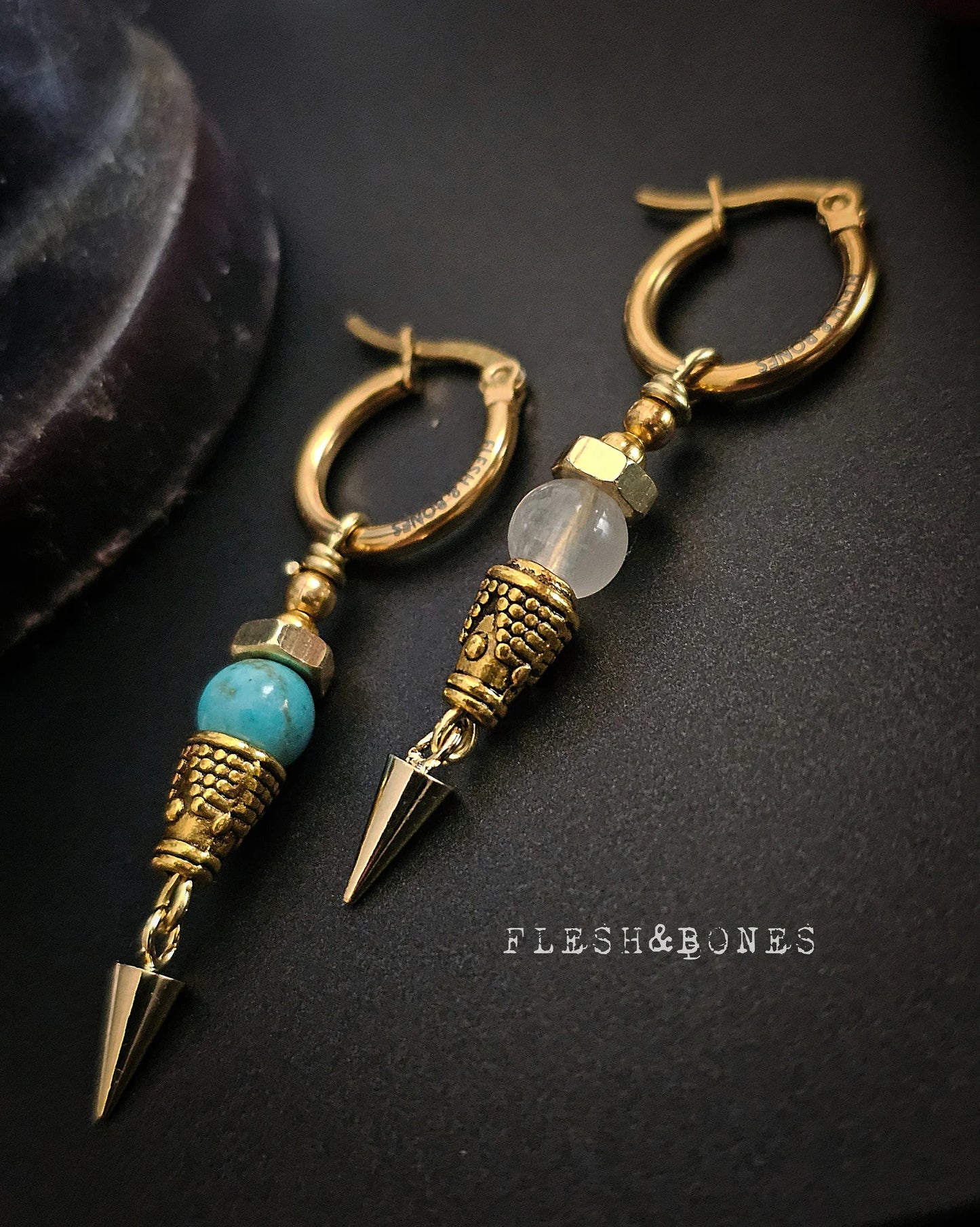 ANUBIS SPEAR mono-earring