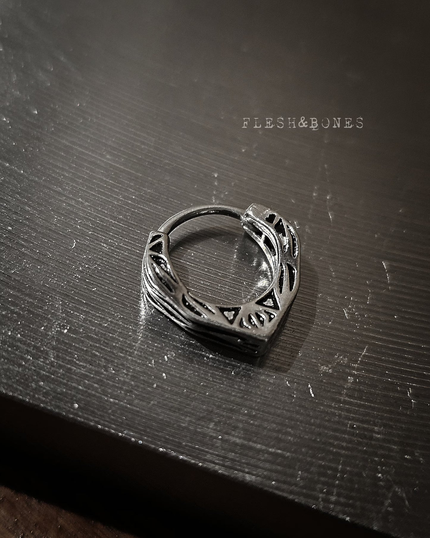 ALIEN HYBRID mono-earring