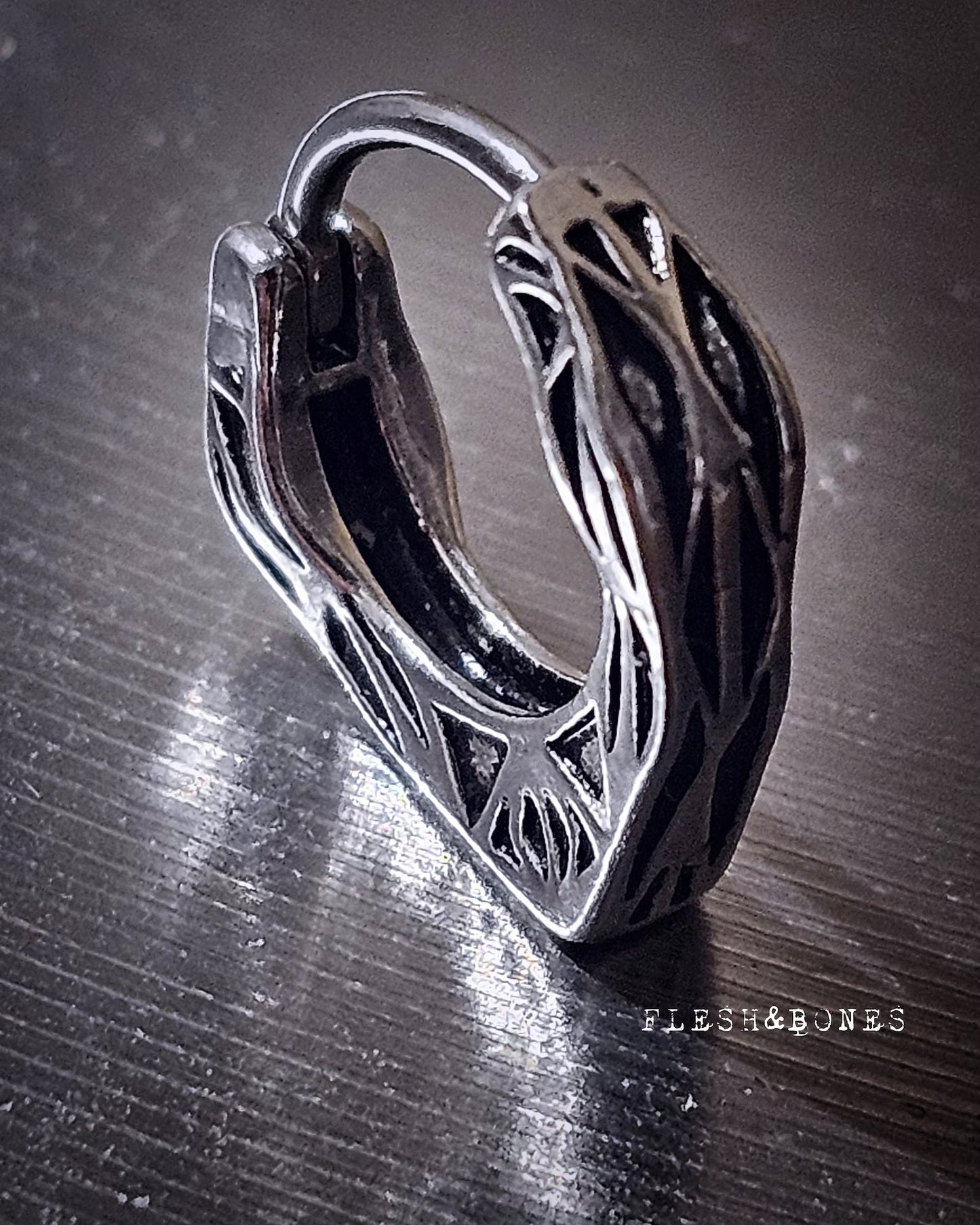 ALIEN HYBRID mono-earring