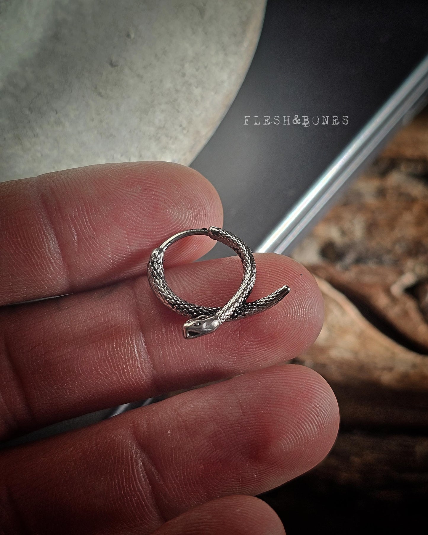 AMARU SNAKE mono-earring