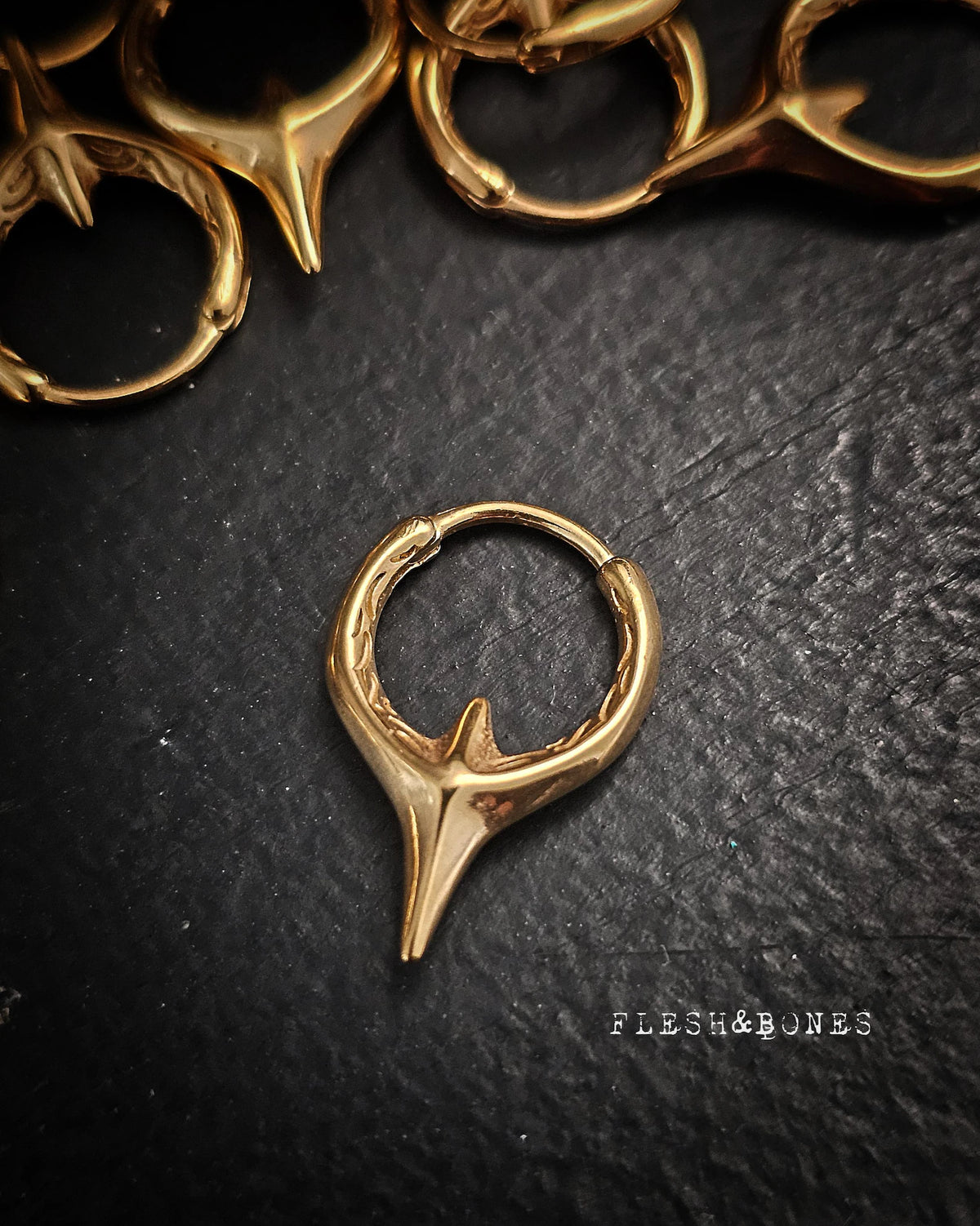 DARK FUTURE mono-earring