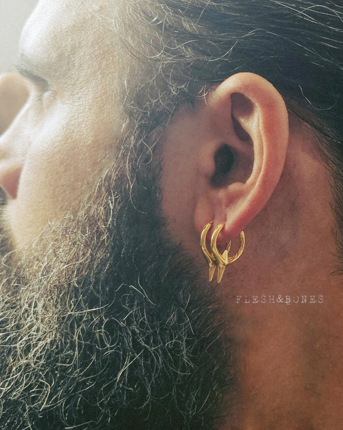 DARK FUTURE mono-earring