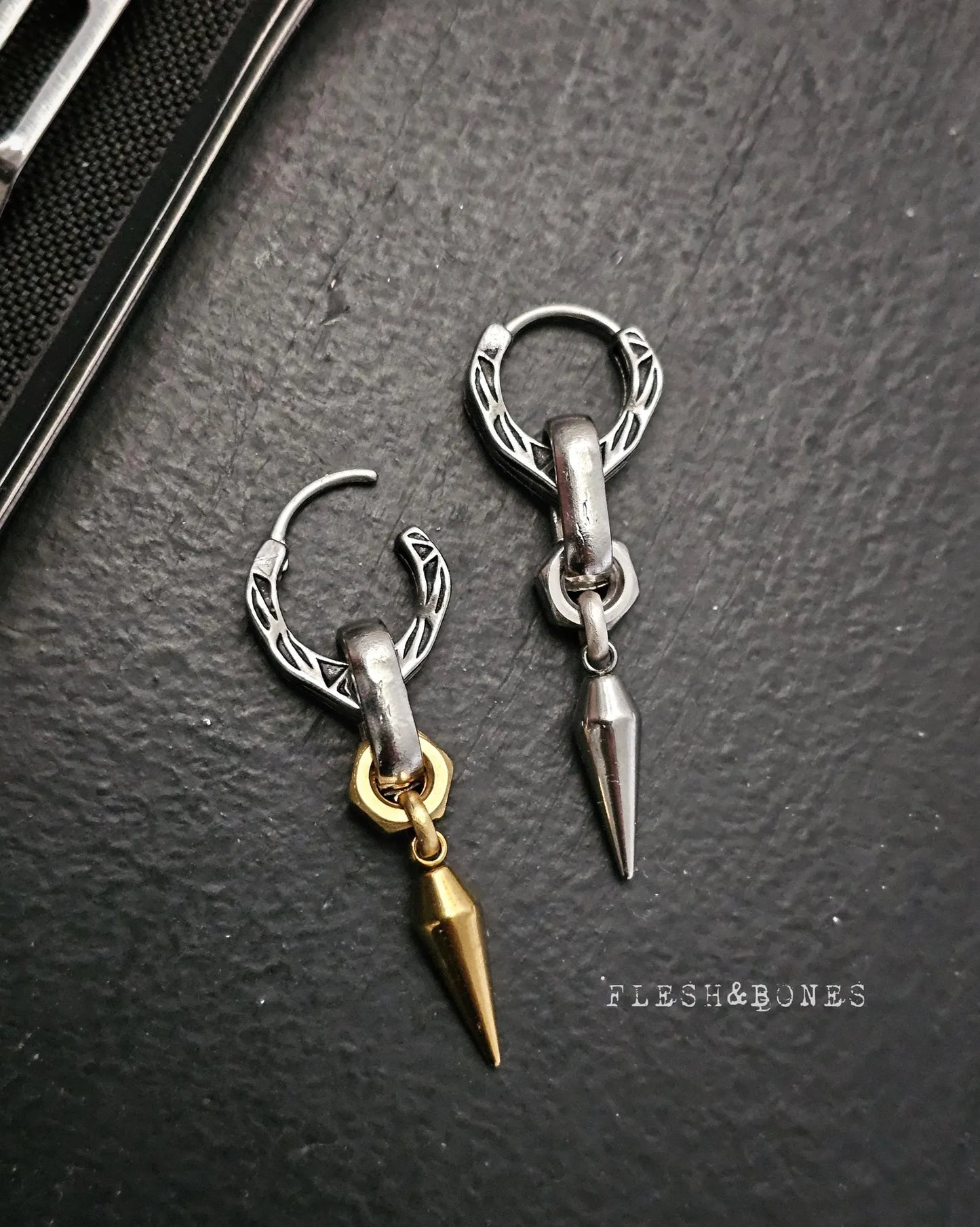 BLADE mono-earring