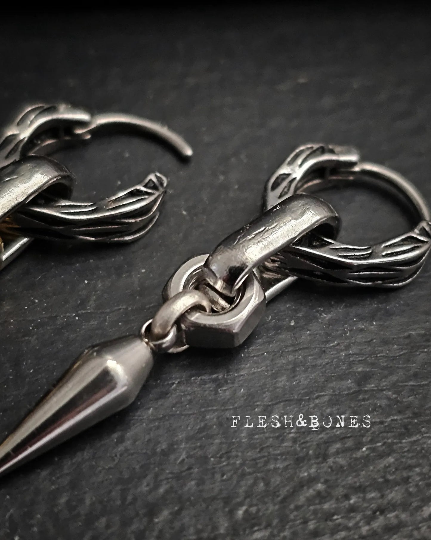 BLADE mono-earring