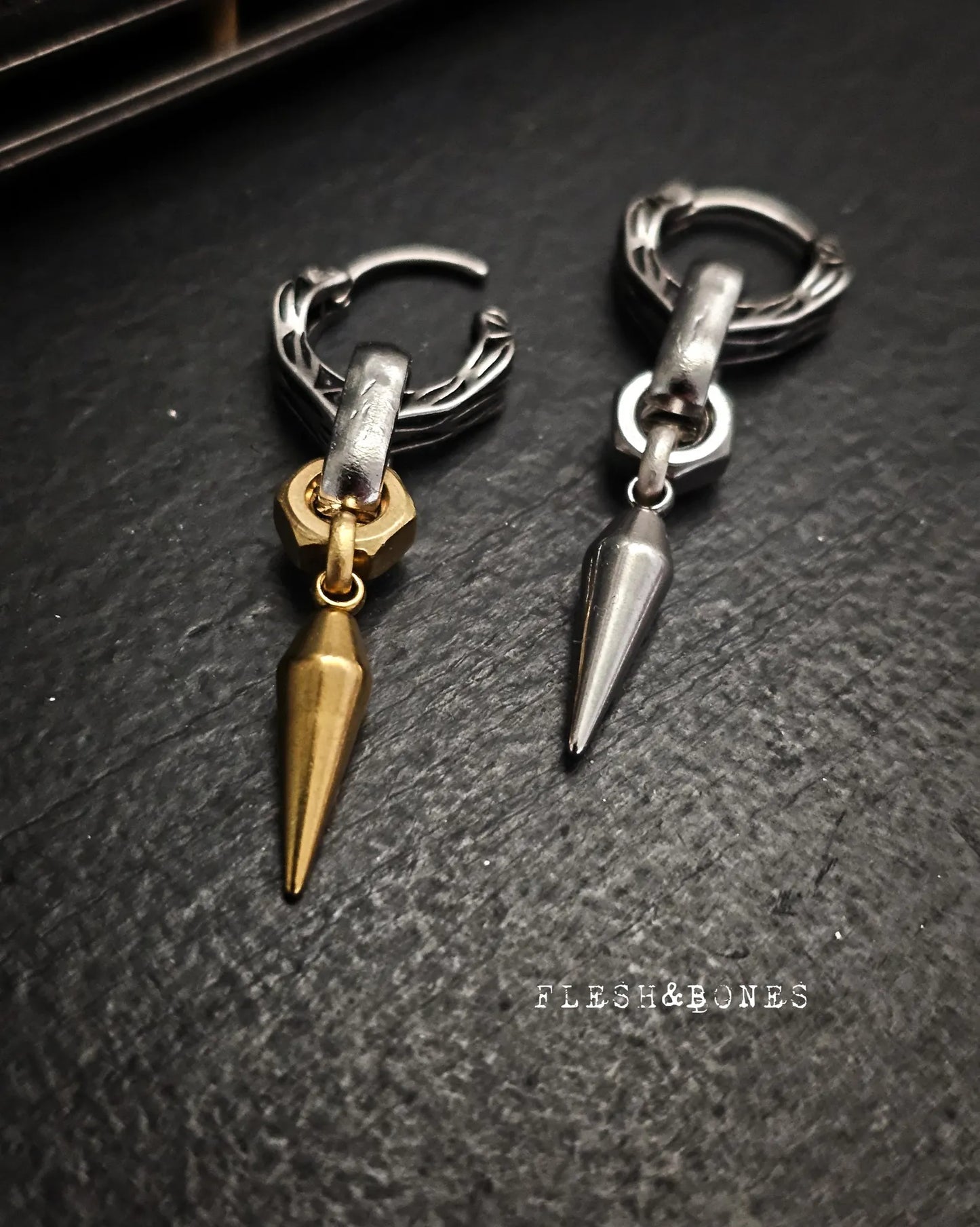 BLADE mono-earring