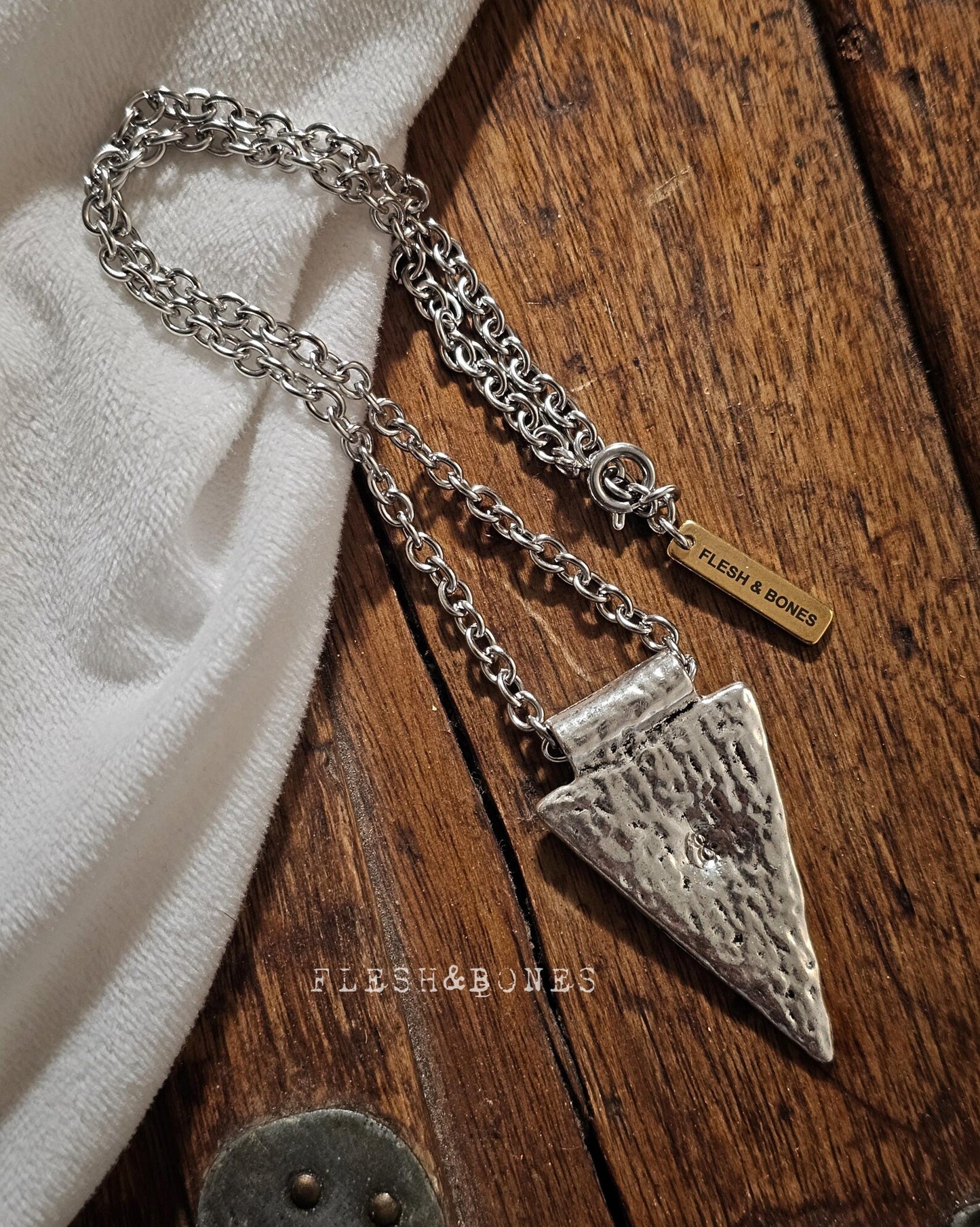 "&" chocker necklace