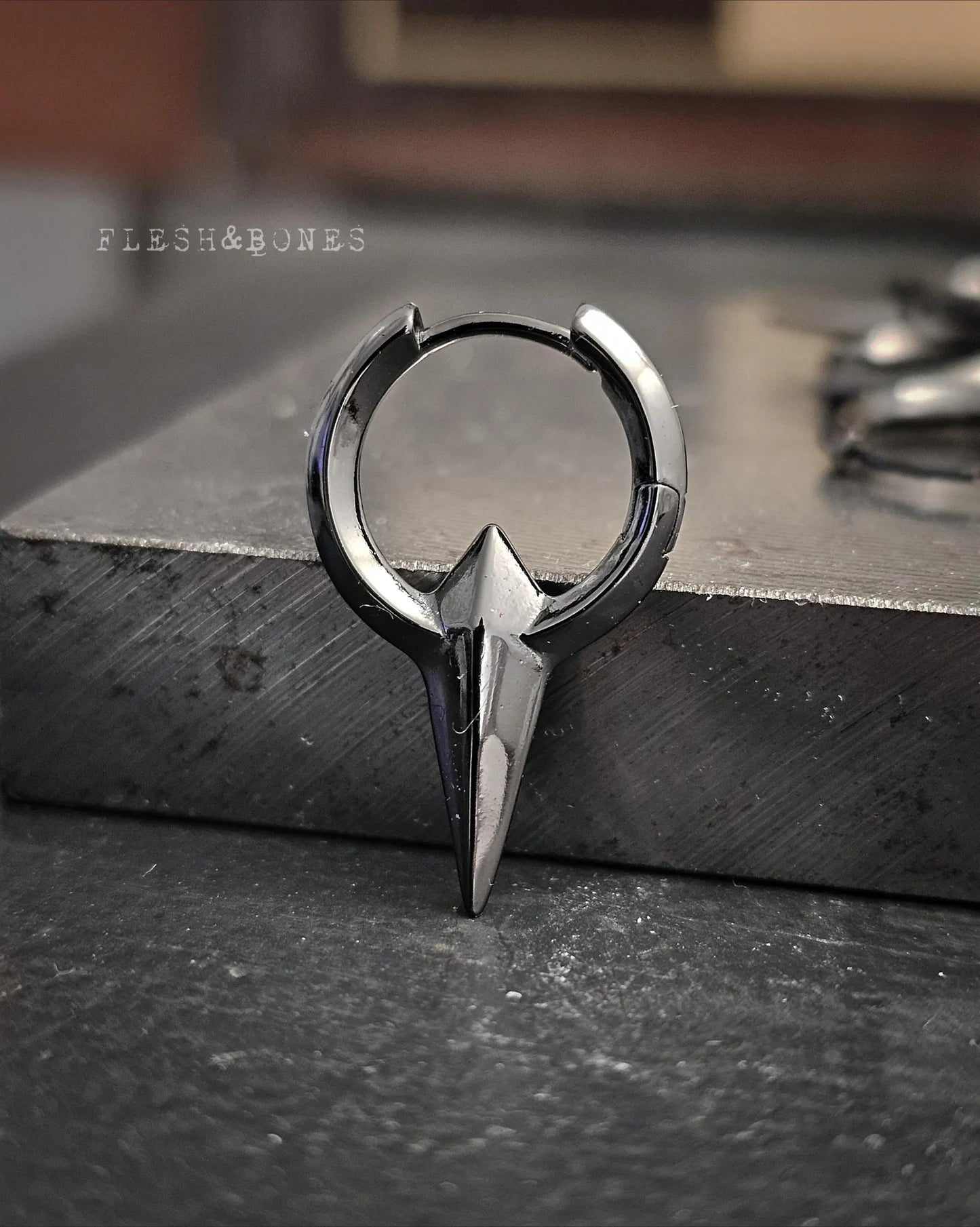 DARK FUTURE mono-earring