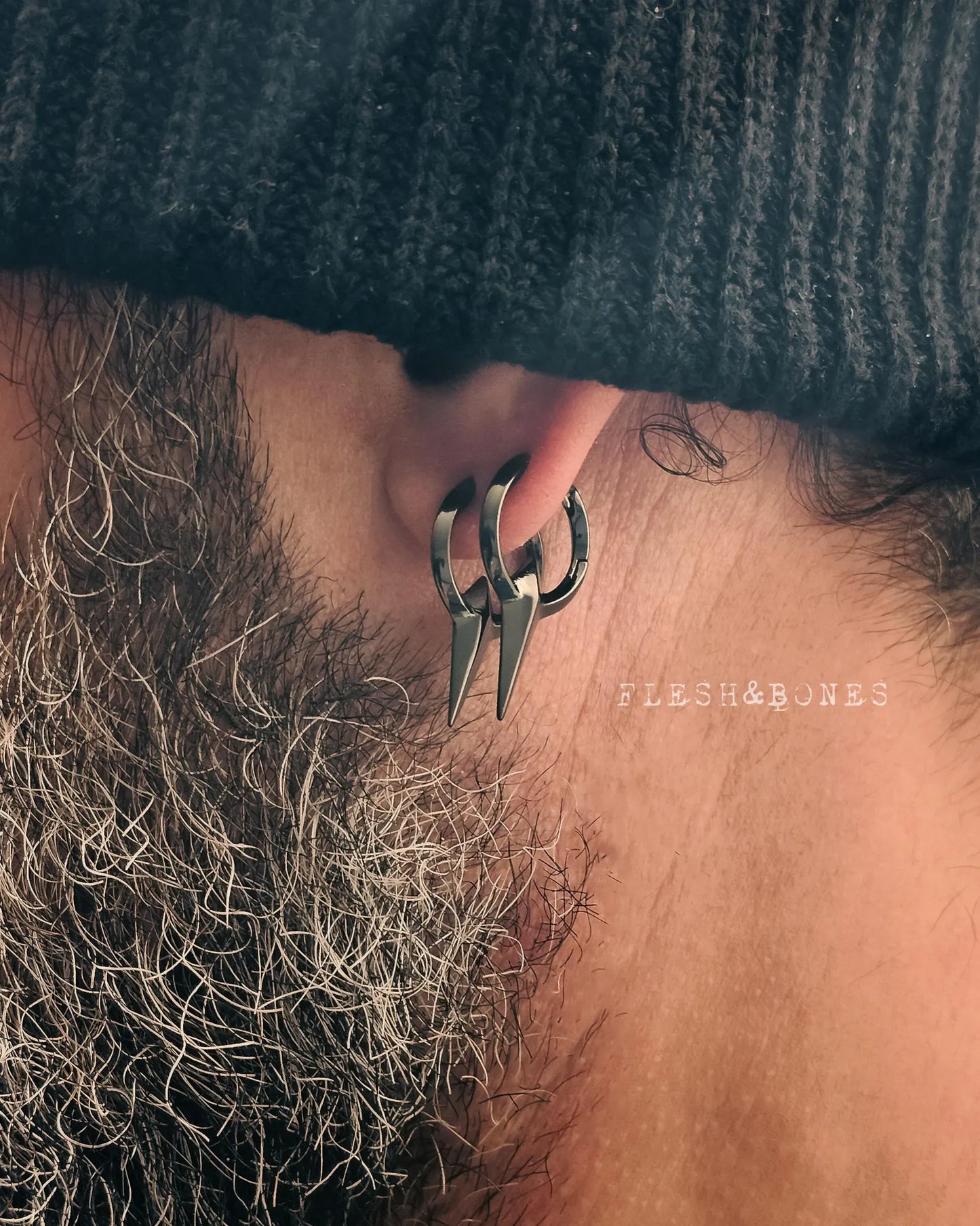 DARK FUTURE mono-earring