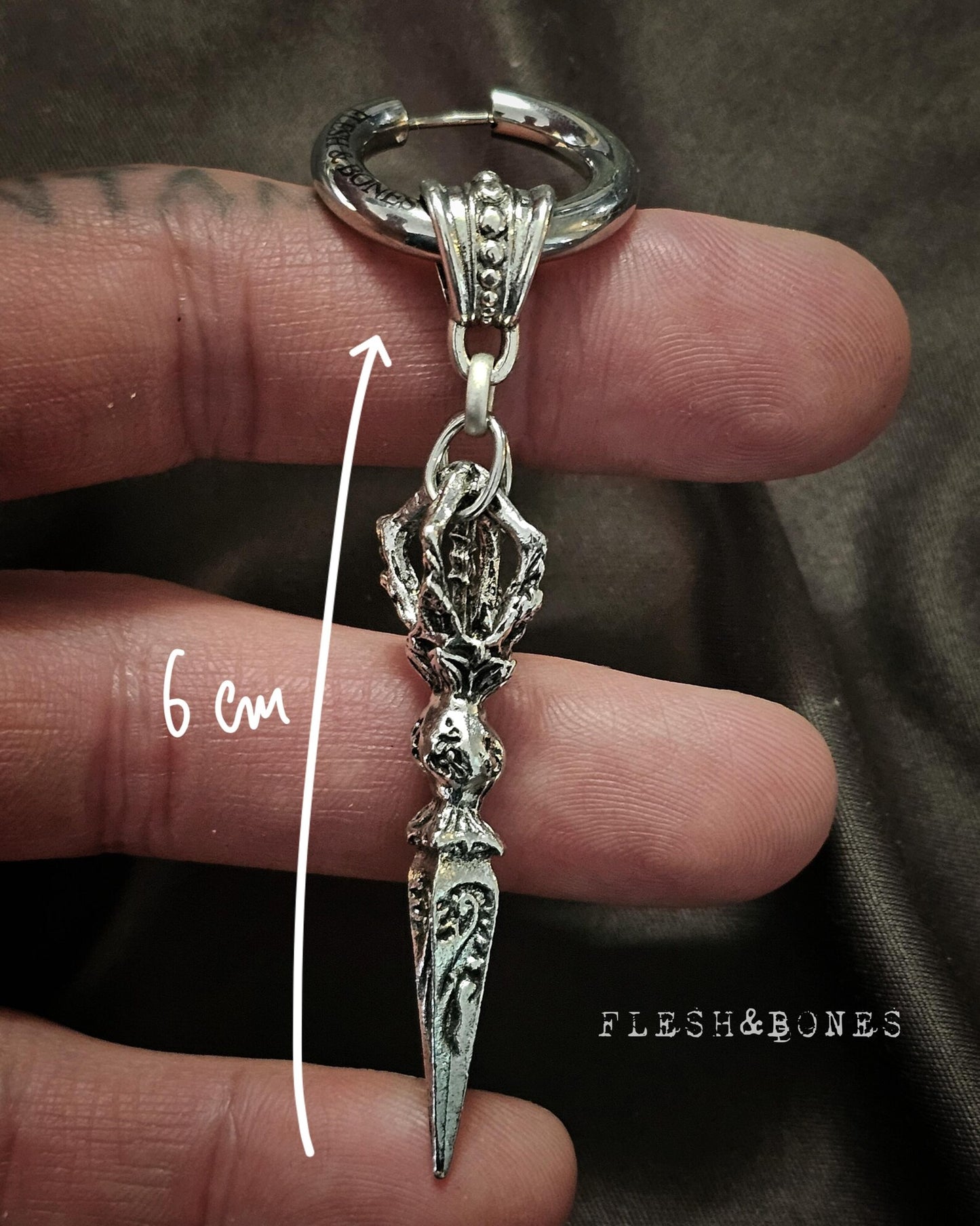 BANSHEE mono-earring