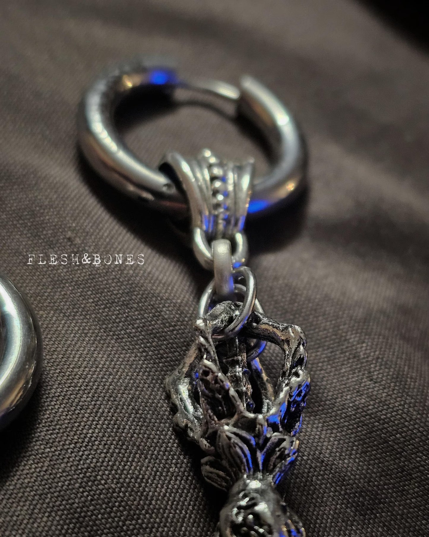 BANSHEE mono-earring