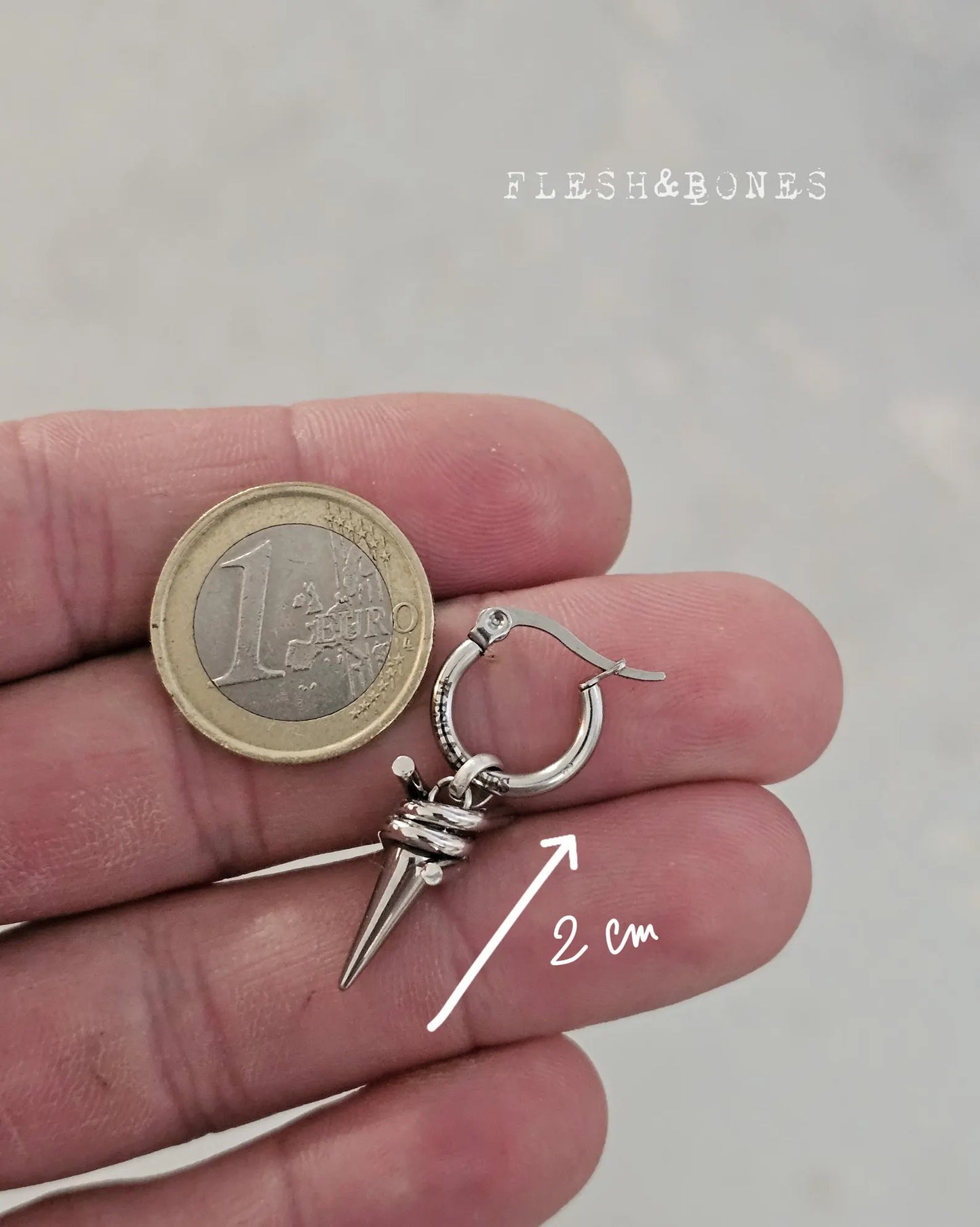 HOT CUT mono-earring