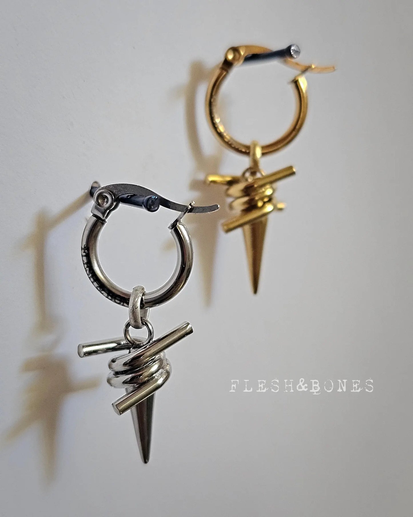 HOT CUT mono-earring