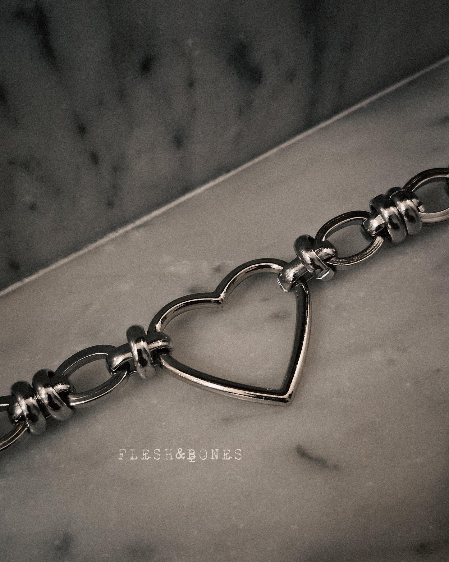 SWEETHEART chocker necklace