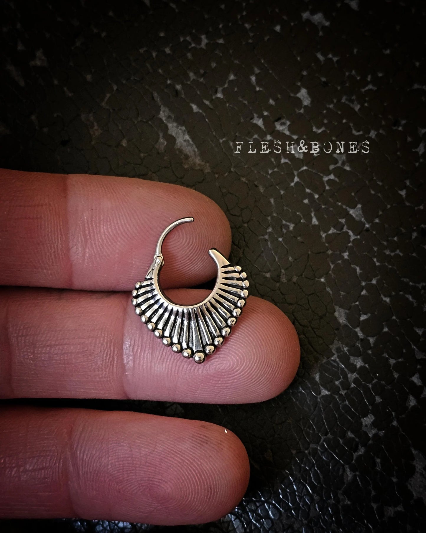 MEDUSA mono-earring