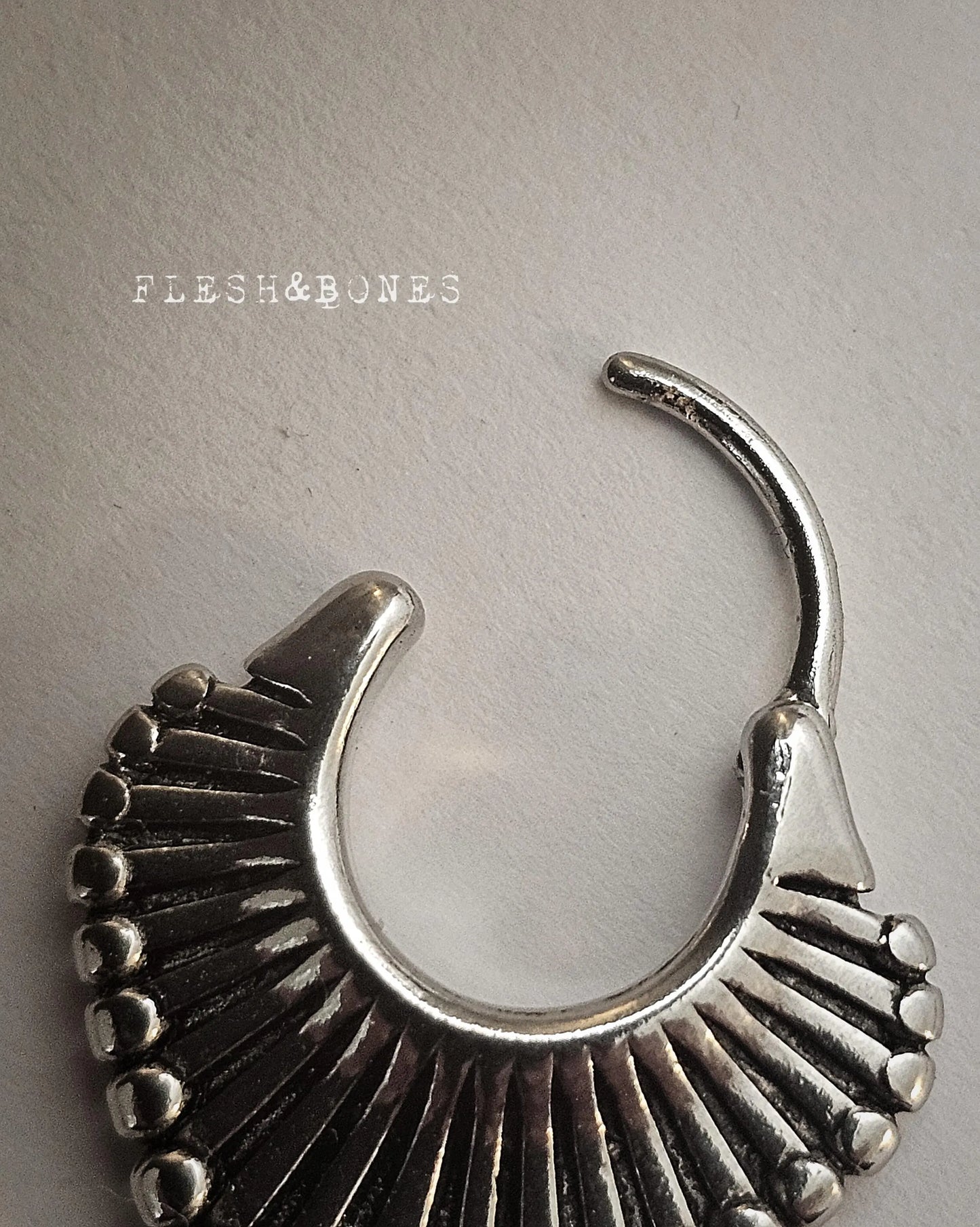 MEDUSA mono-earring