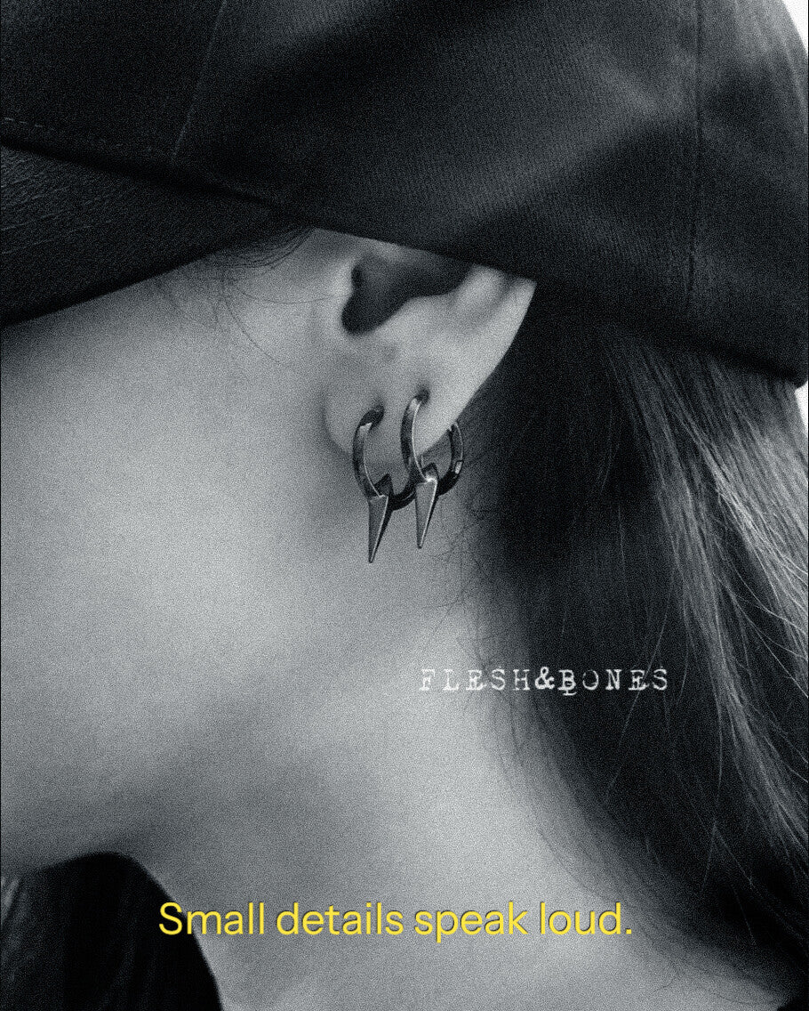 DARK FUTURE mono-earring
