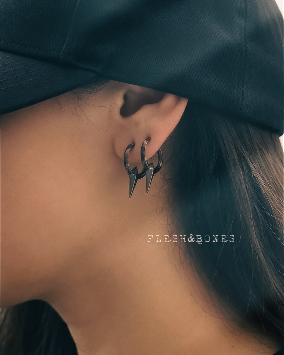 DARK FUTURE mono-earring